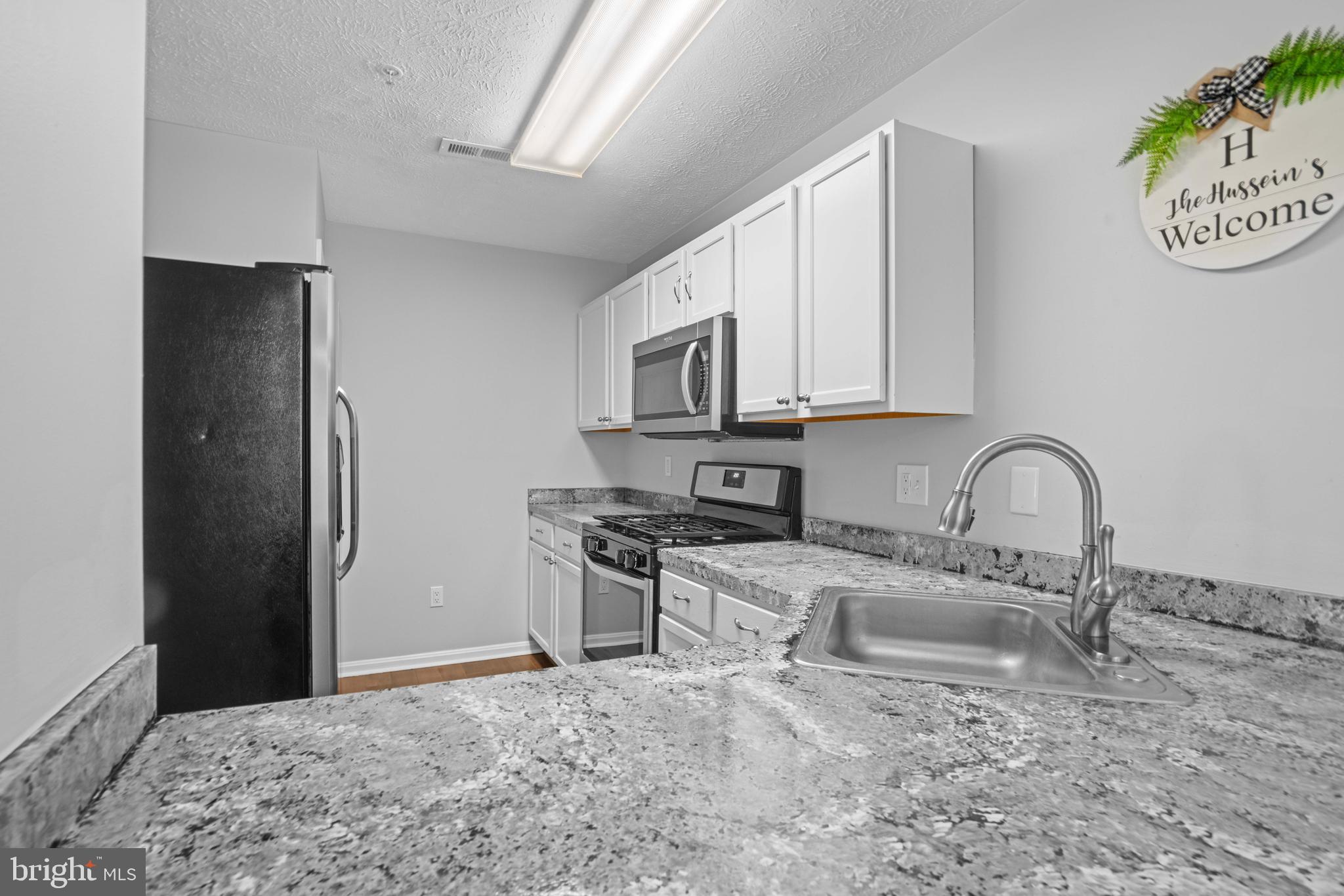 HICKORY HILLS - Residential