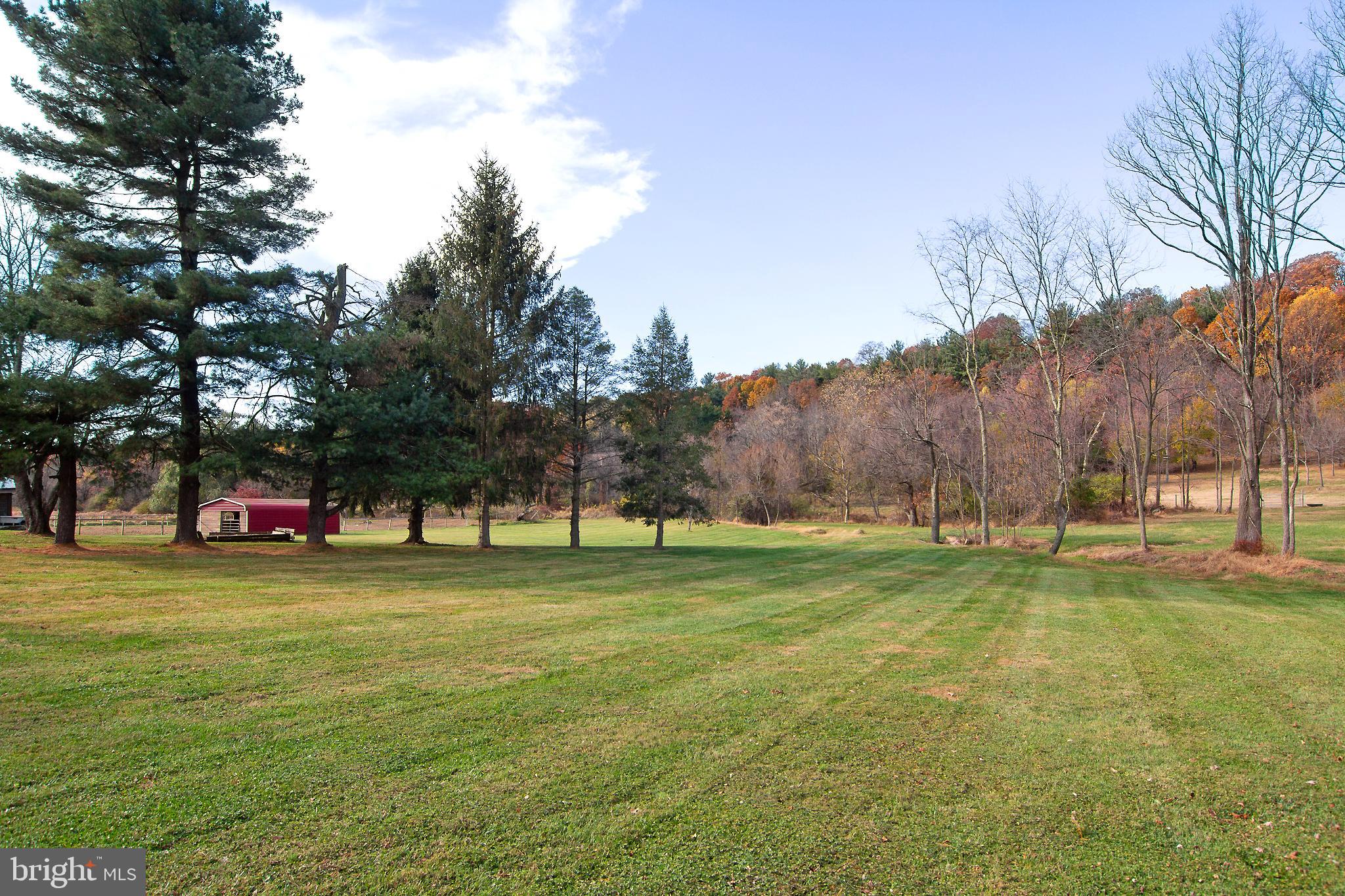 TWIN LAKES - Residential