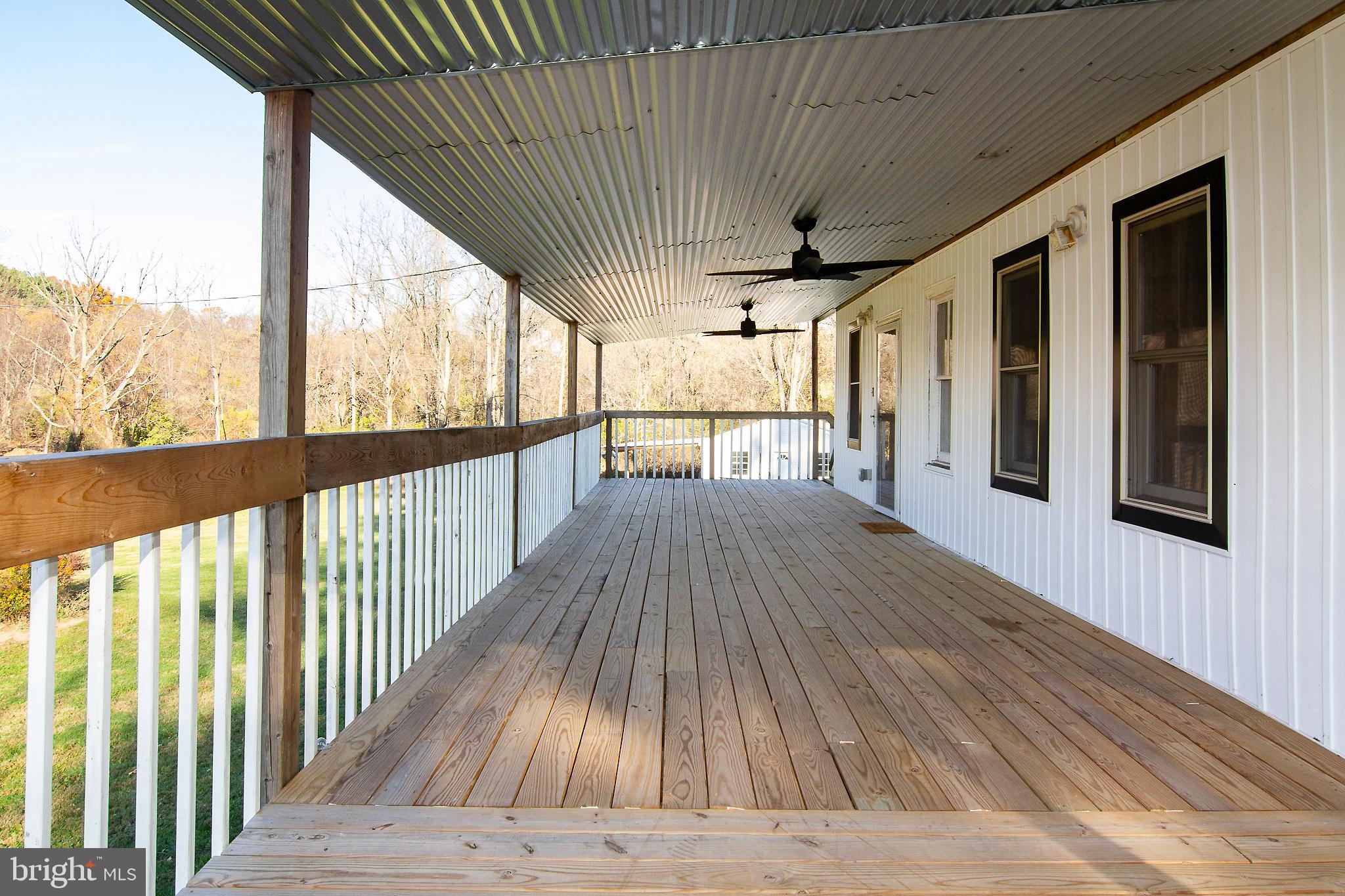 TWIN LAKES - Residential