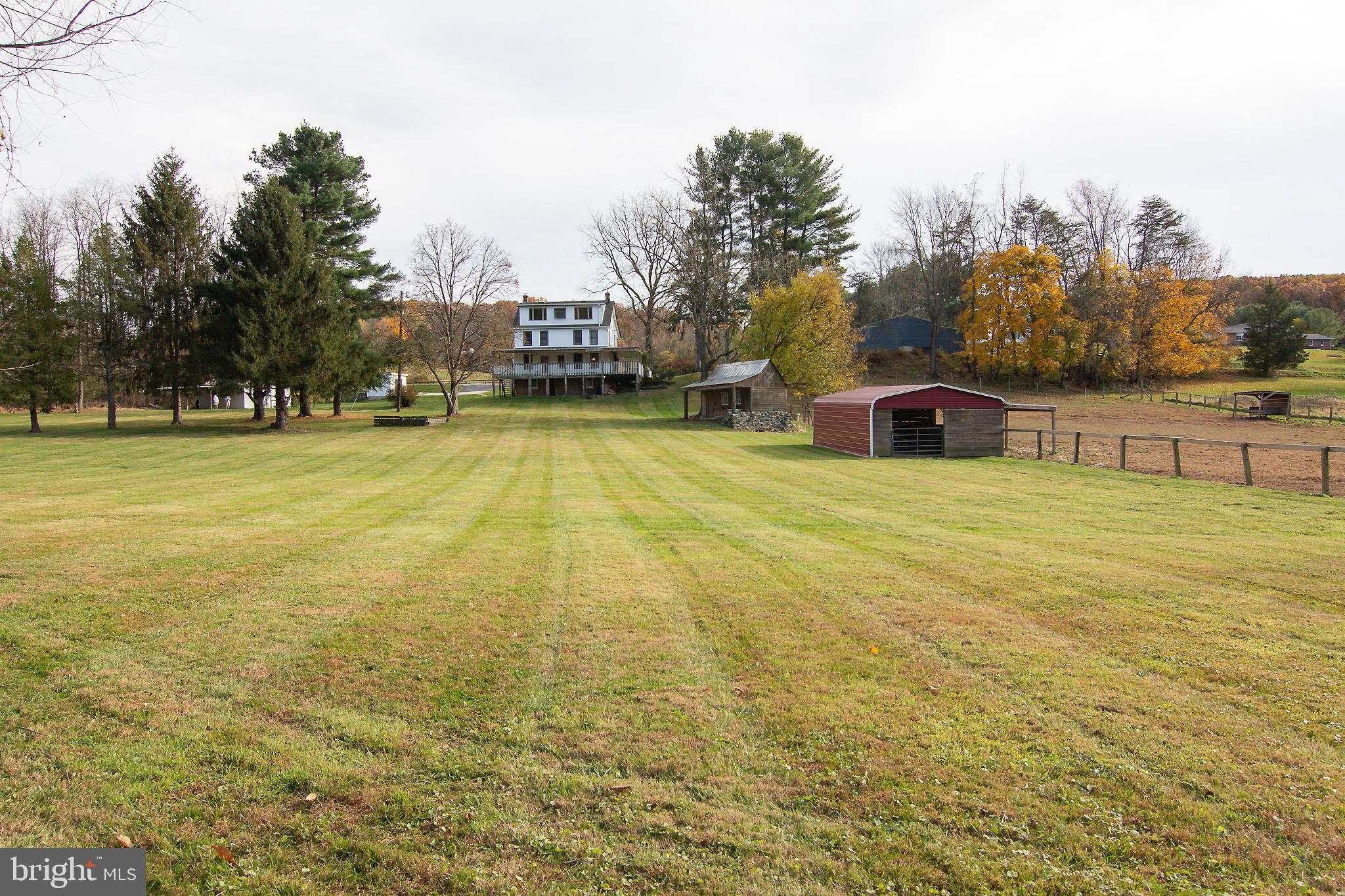 TWIN LAKES - Residential