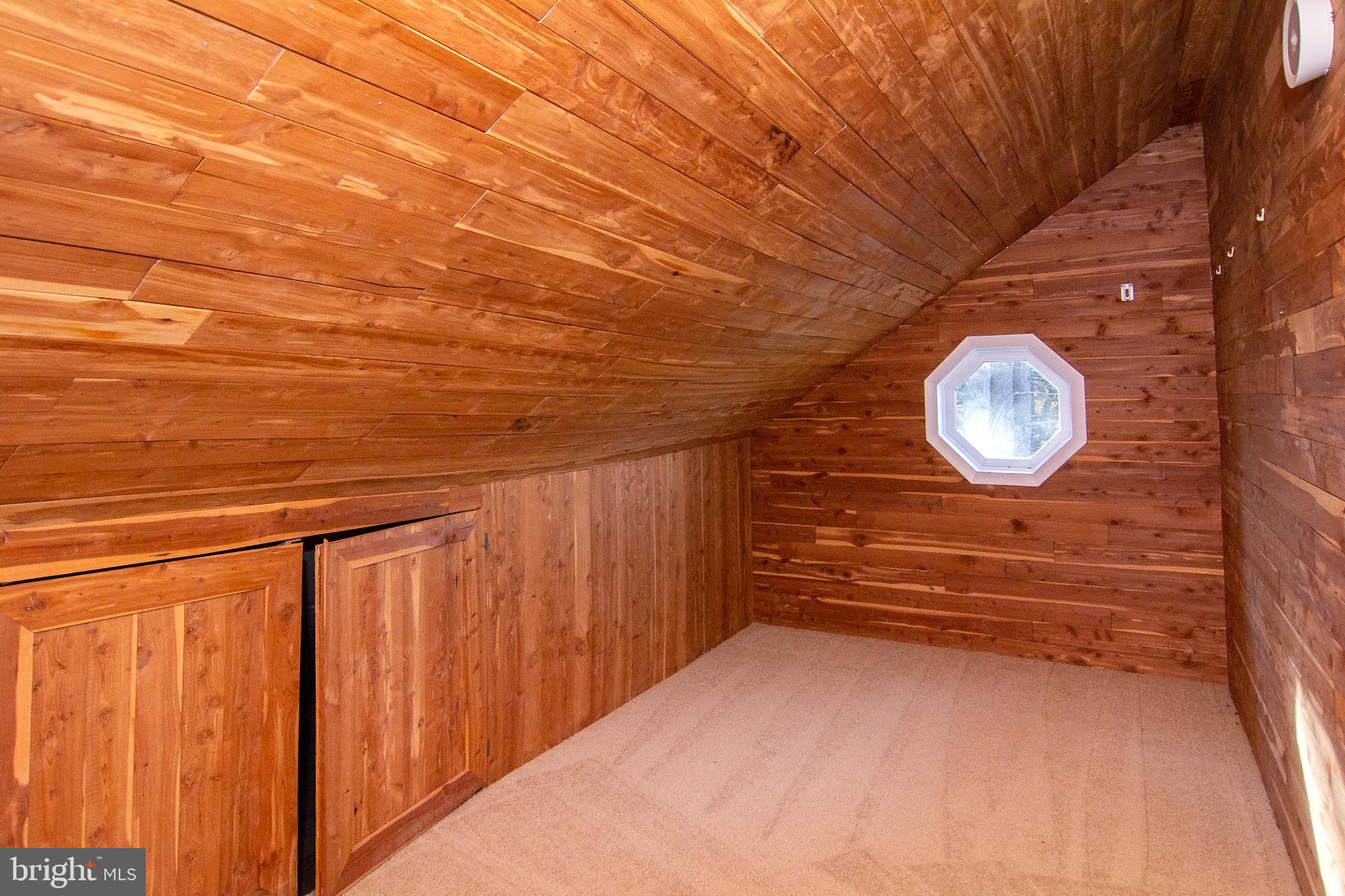 TWIN LAKES - Residential