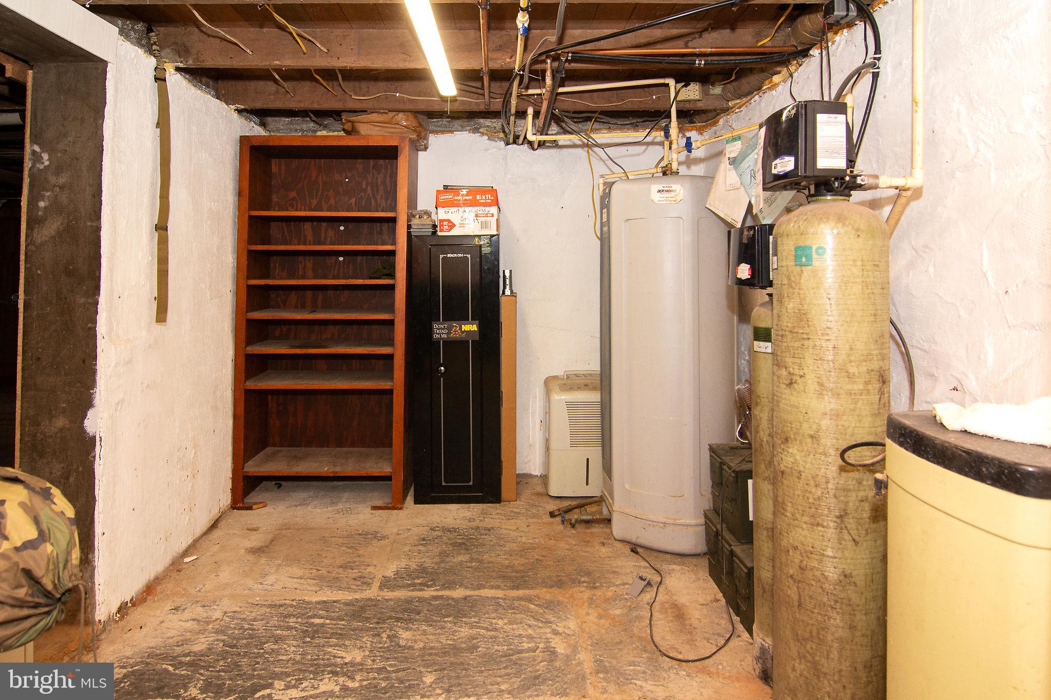 TWIN LAKES - Residential