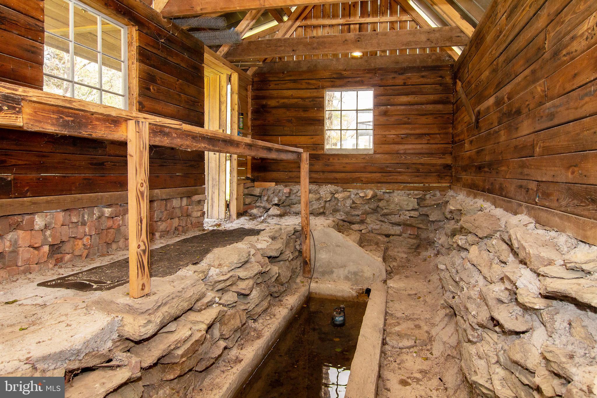 TWIN LAKES - Residential