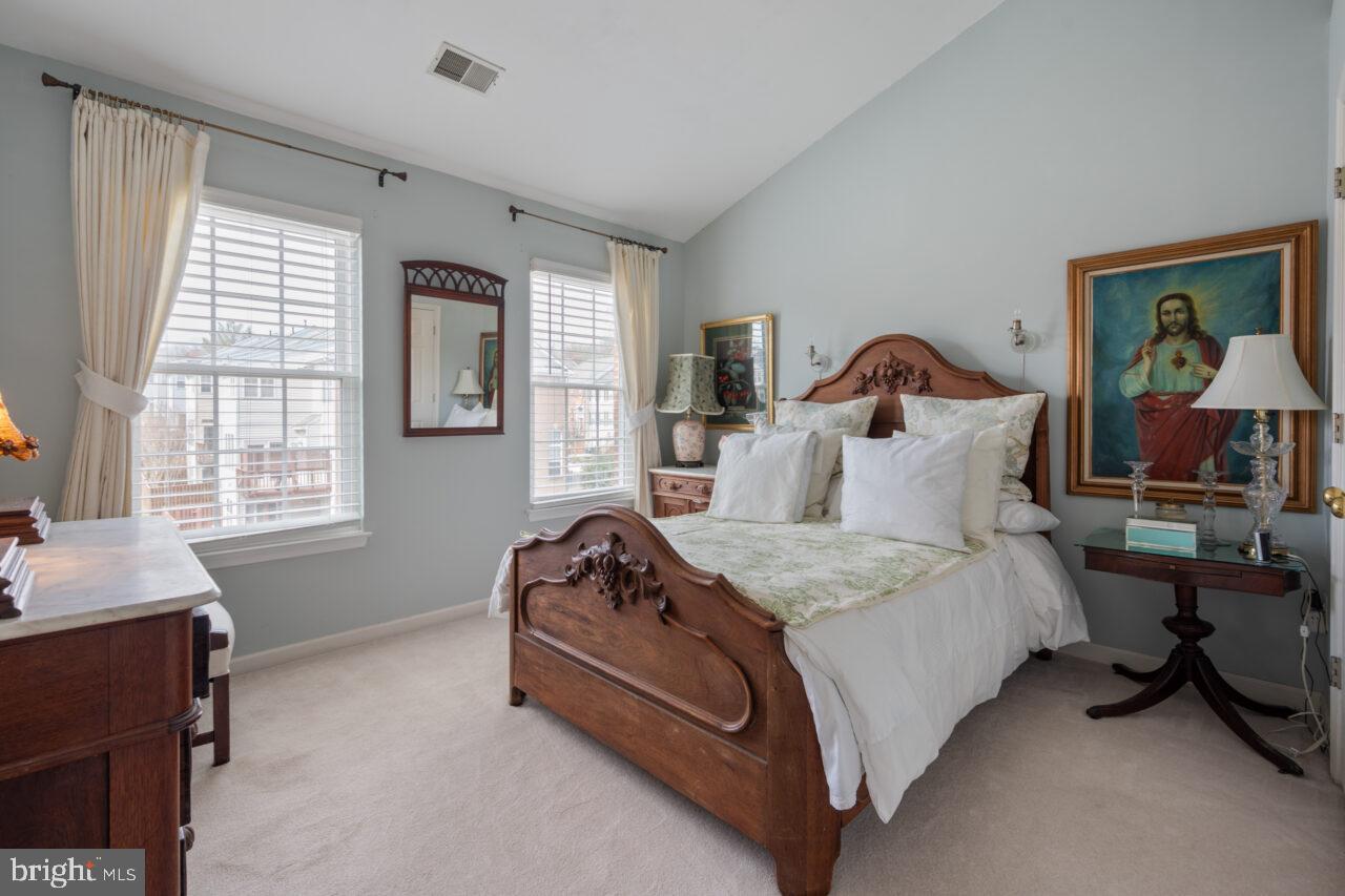 KINGSTOWNE - Residential