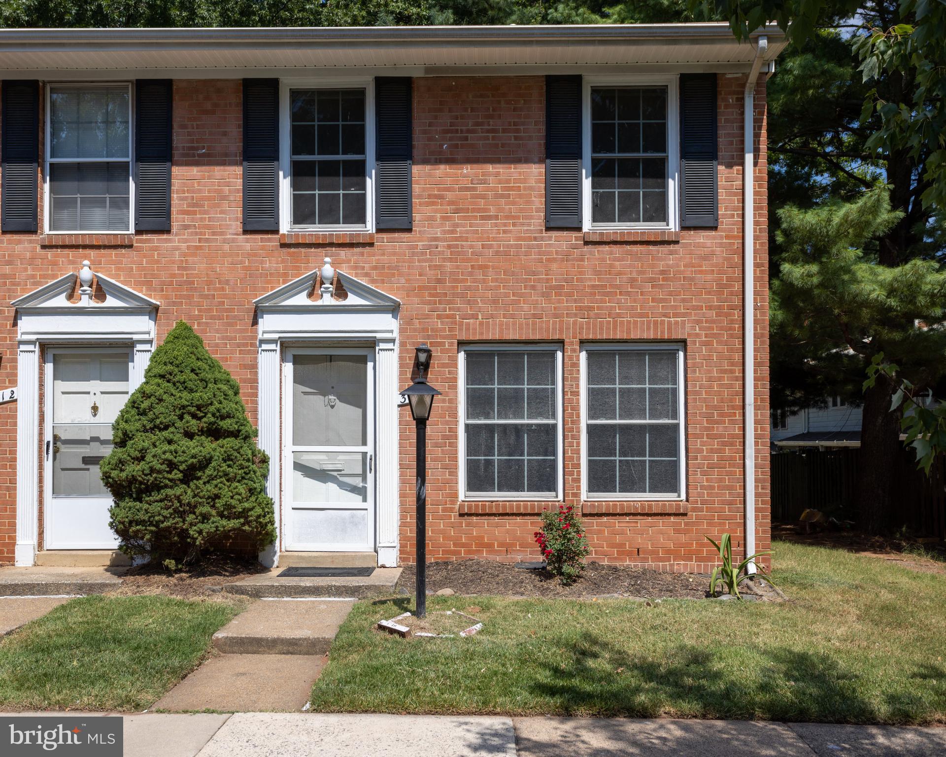 PEMBROOKE - Residential