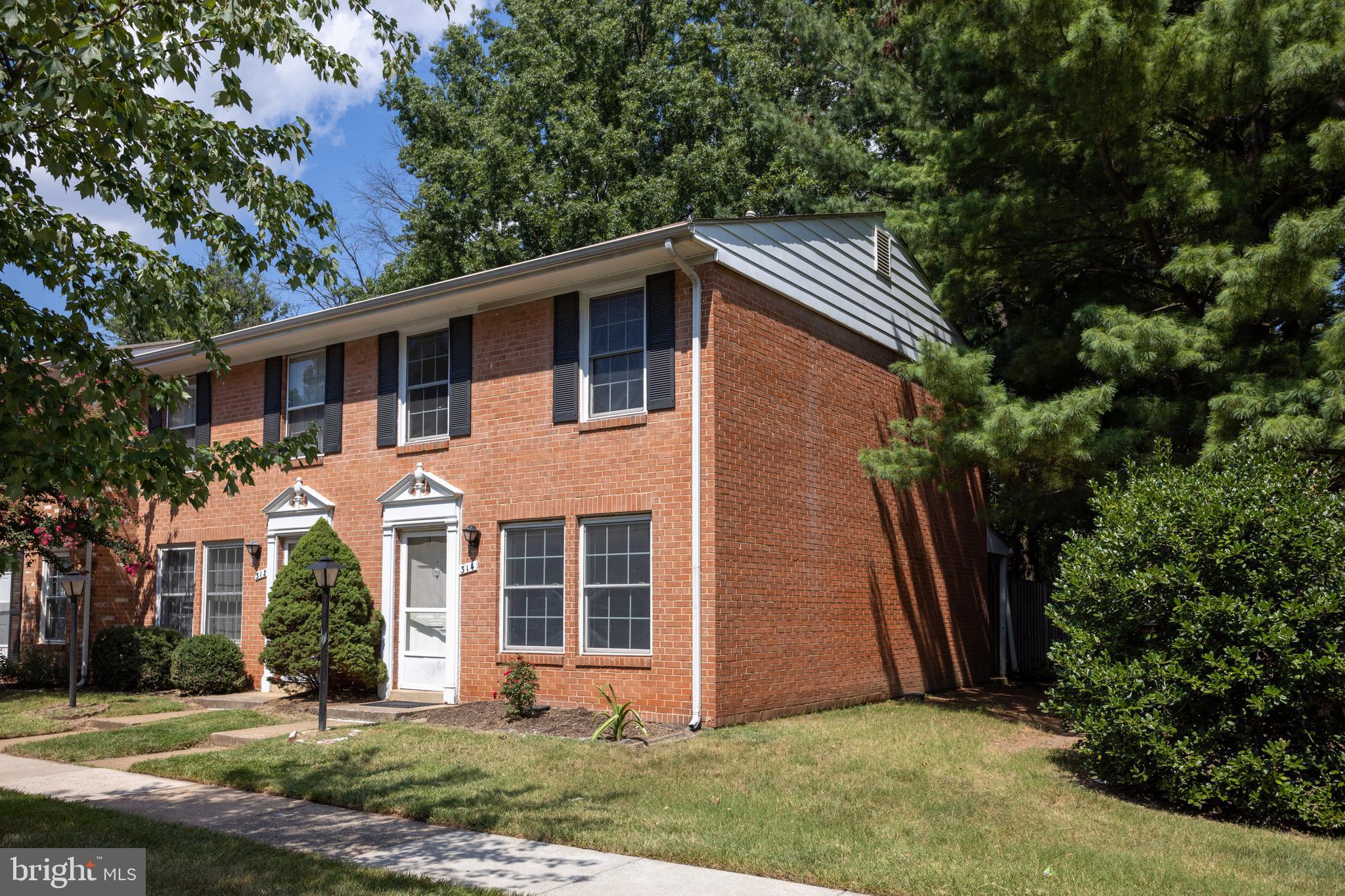 PEMBROOKE - Residential