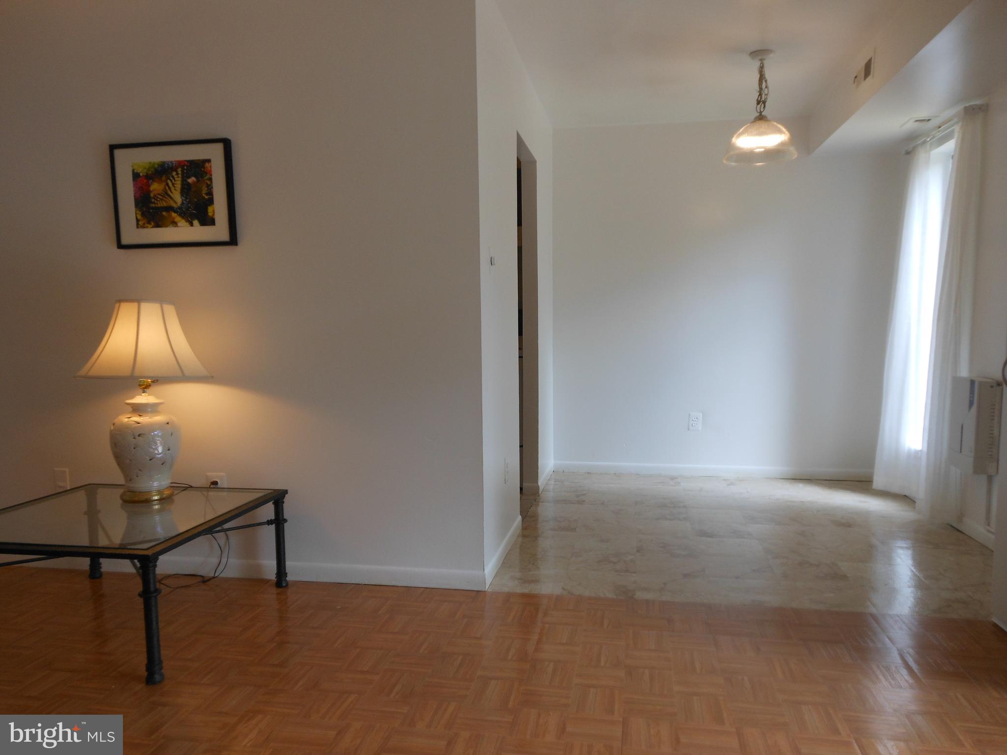 SUMMERTREE CONDO APTS - Residential Lease