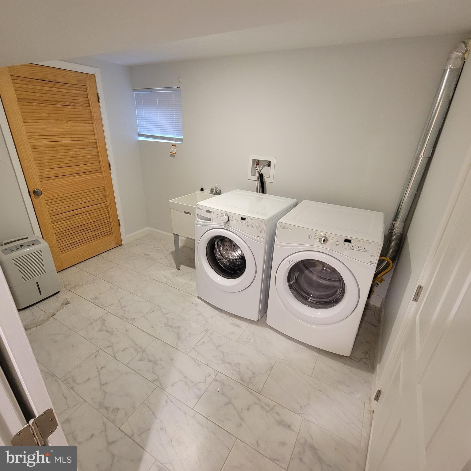 PLEASANT FIELDS - Residential Lease