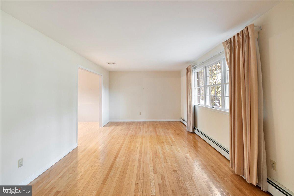 OXBOW MDWS - Residential