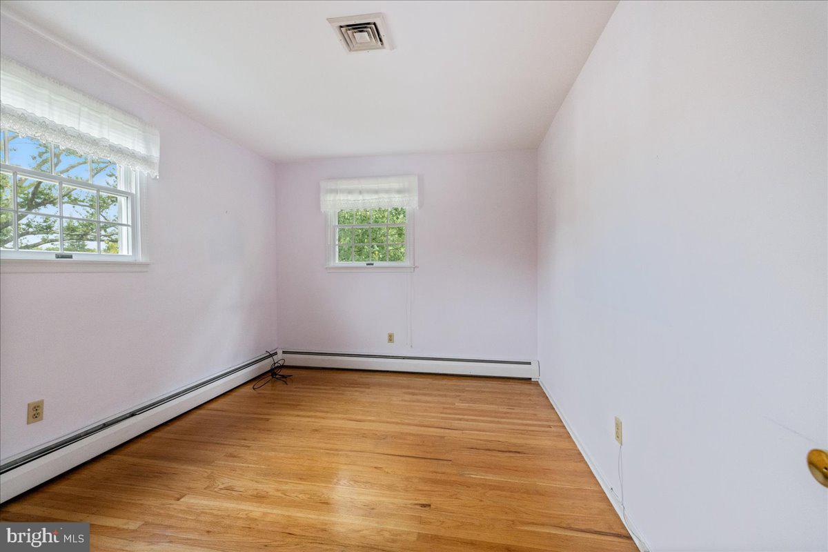 OXBOW MDWS - Residential