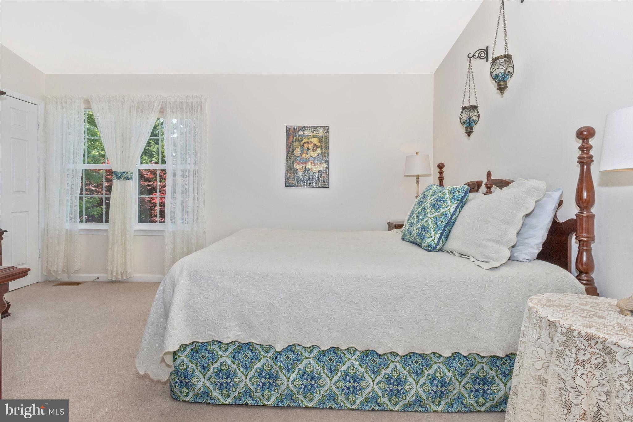 ROBIN MEADOWS - Residential