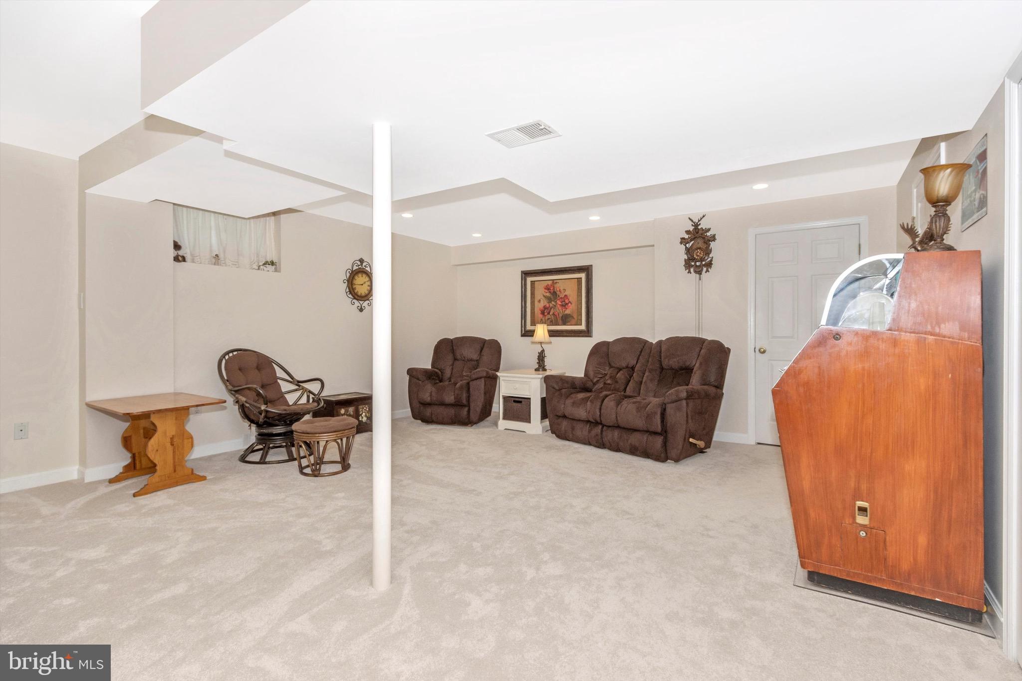 ROBIN MEADOWS - Residential