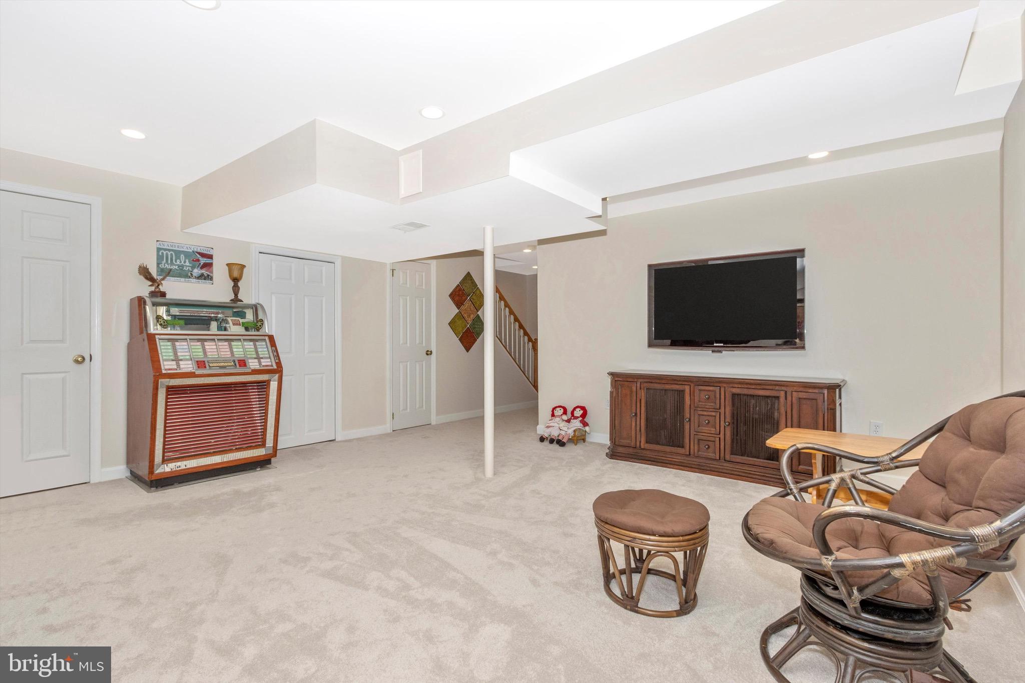 ROBIN MEADOWS - Residential