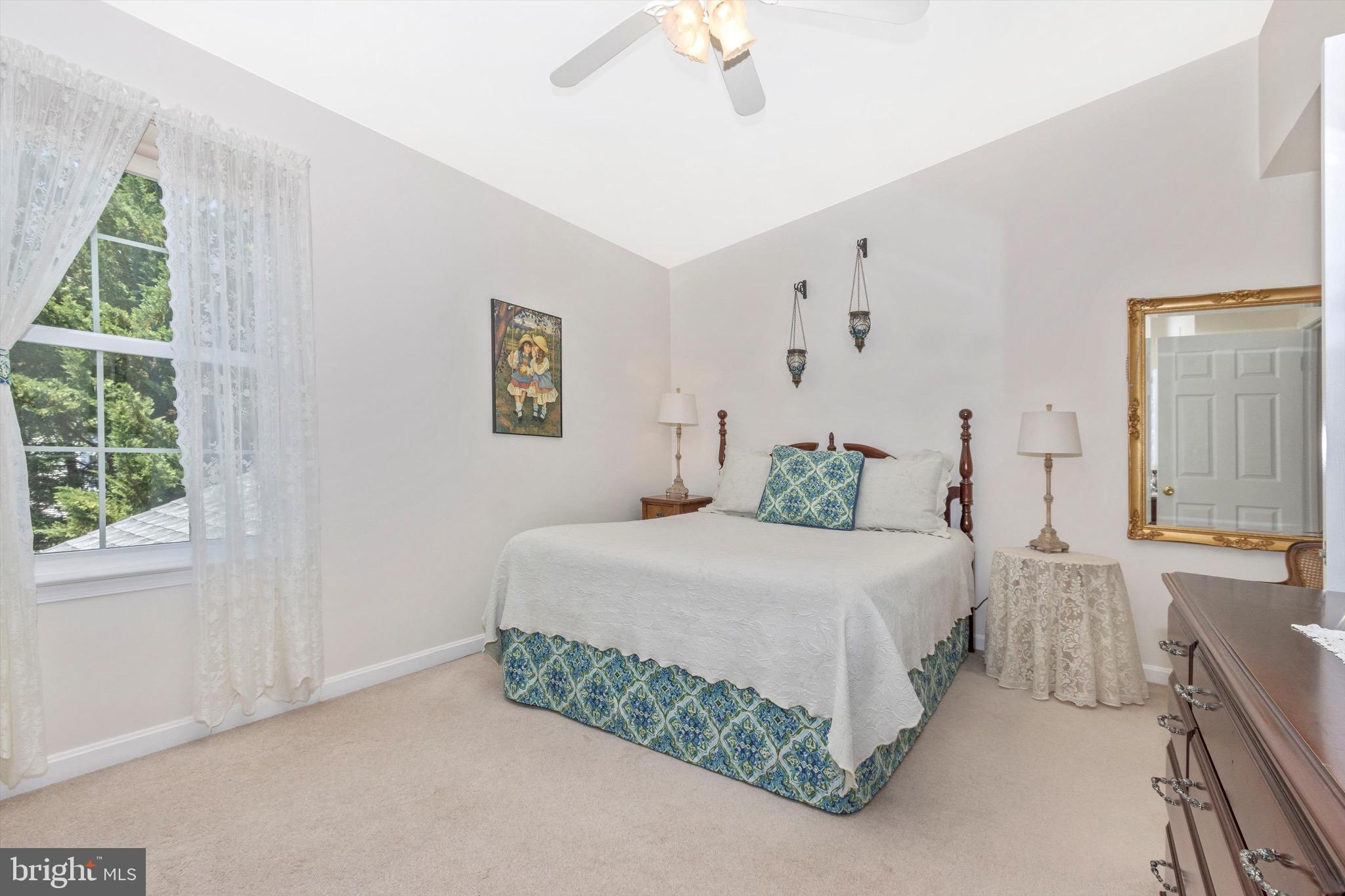 ROBIN MEADOWS - Residential