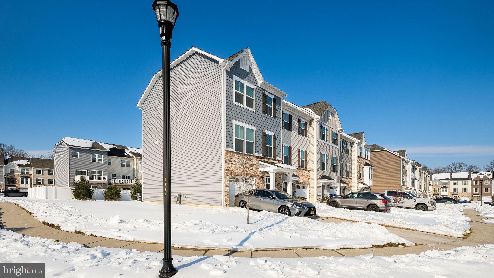 2701 LAMINGTON COURT