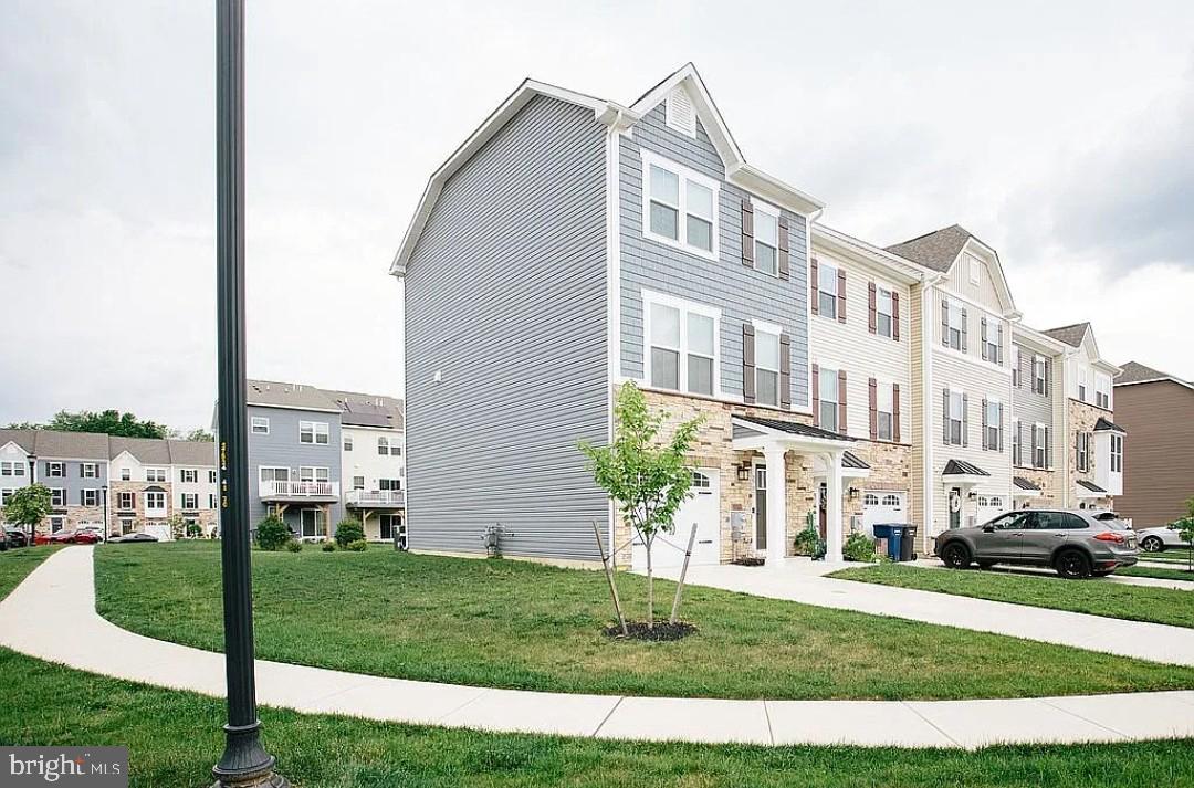 2701 LAMINGTON COURT