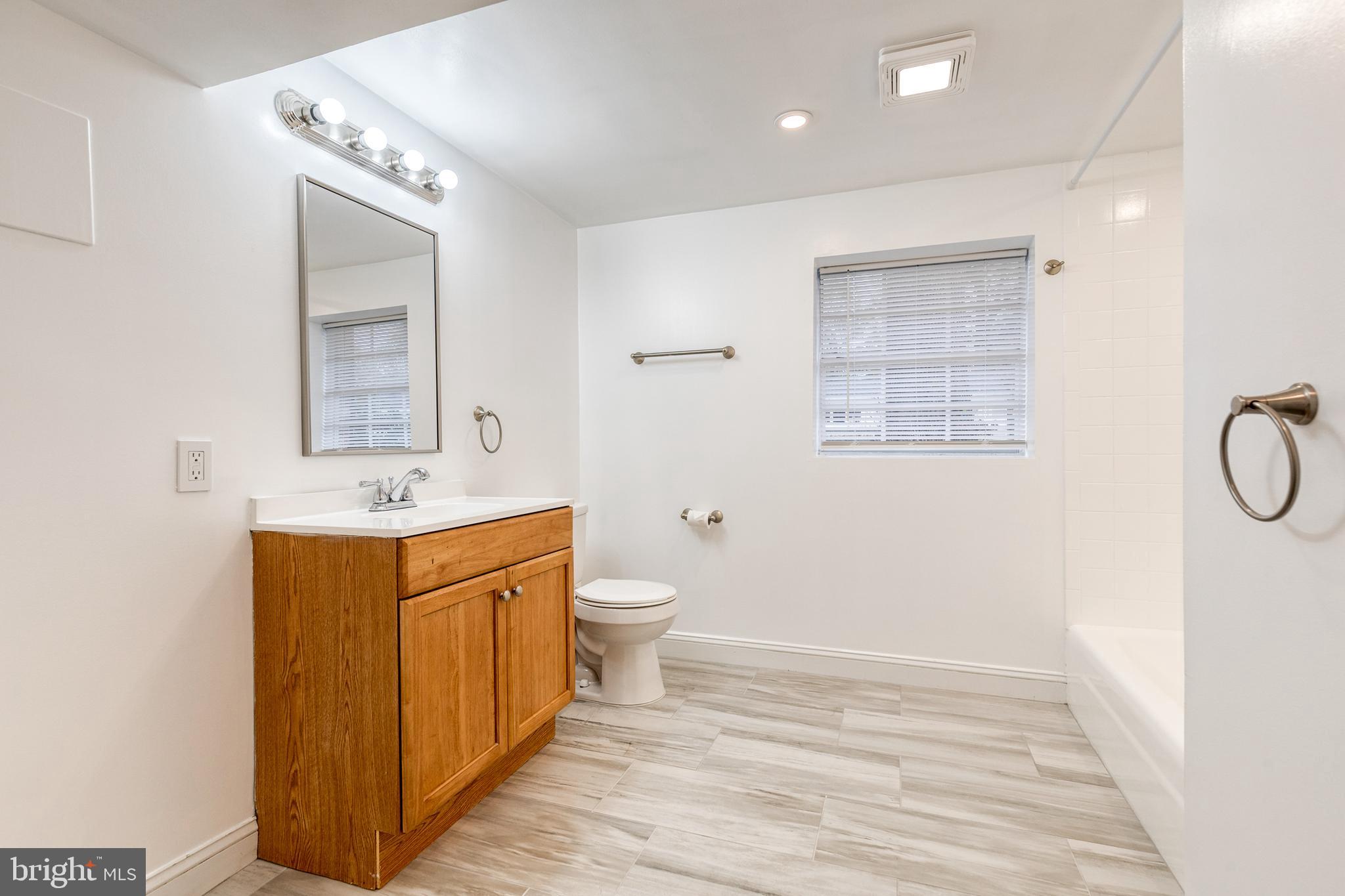 CARROLLTON MANOR - Residential Lease