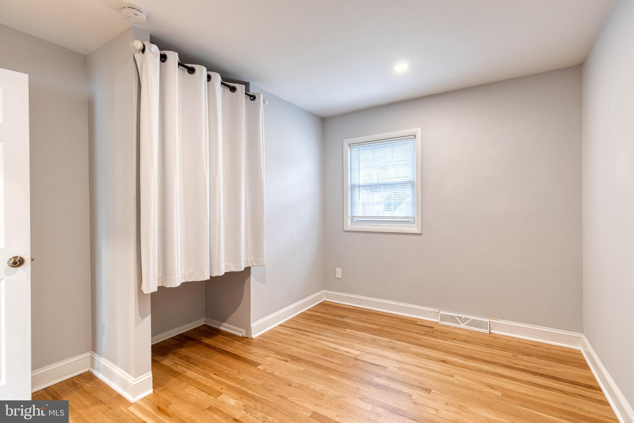 CARROLLTON MANOR - Residential Lease