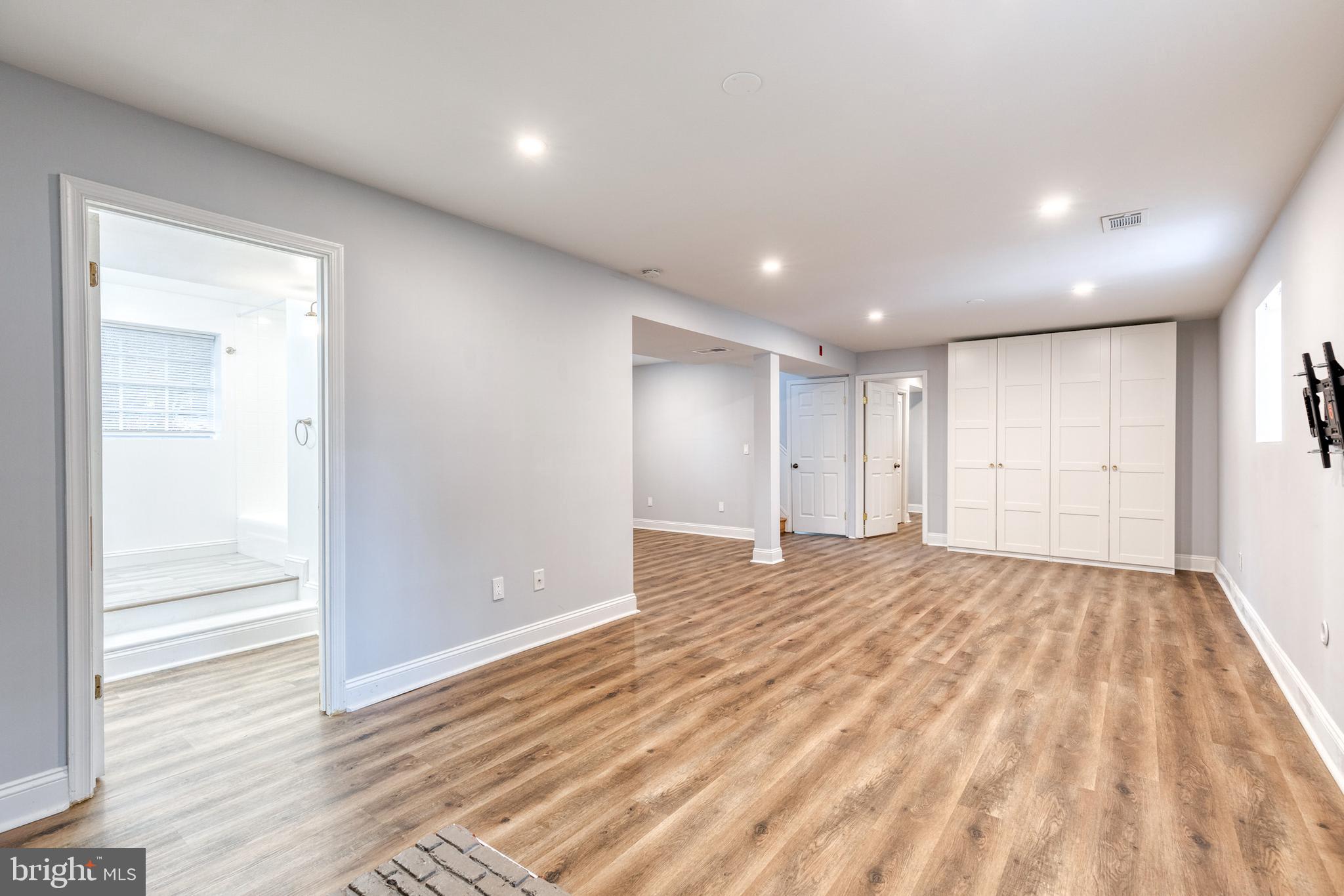 CARROLLTON MANOR - Residential Lease