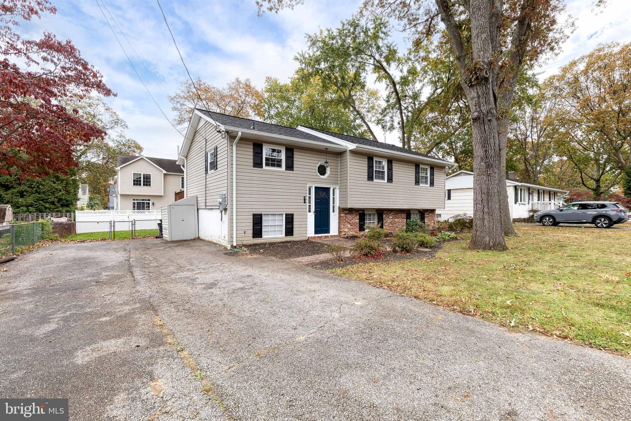 CARROLLTON MANOR - Residential Lease