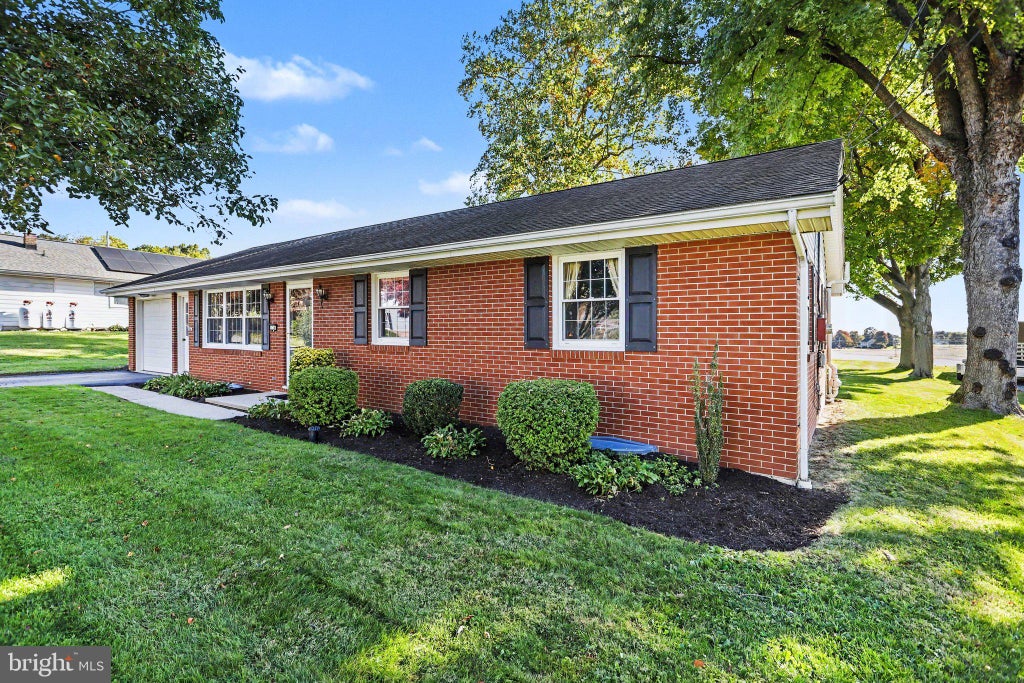 Photo of 124 Eleanor Drive, MARIETTA, PA 17547 (MLS # PALA2097526)