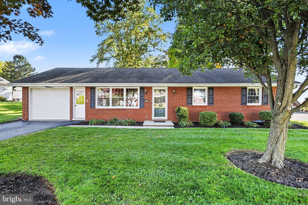 Photo of 124 Eleanor Drive, MARIETTA, PA 17547 (MLS # PALA2097526)
