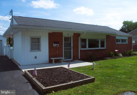 Photo of 8 Laurel Lane, PLYMOUTH MEETING, PA 19462 (MLS # PAMC2194310)