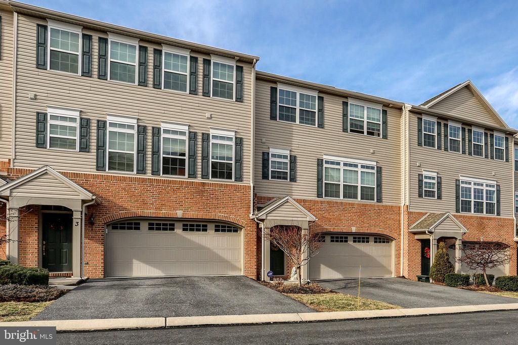 Photo of 5 Vista Circle, LEMOYNE, PA 17043 (MLS # PACB2050324)