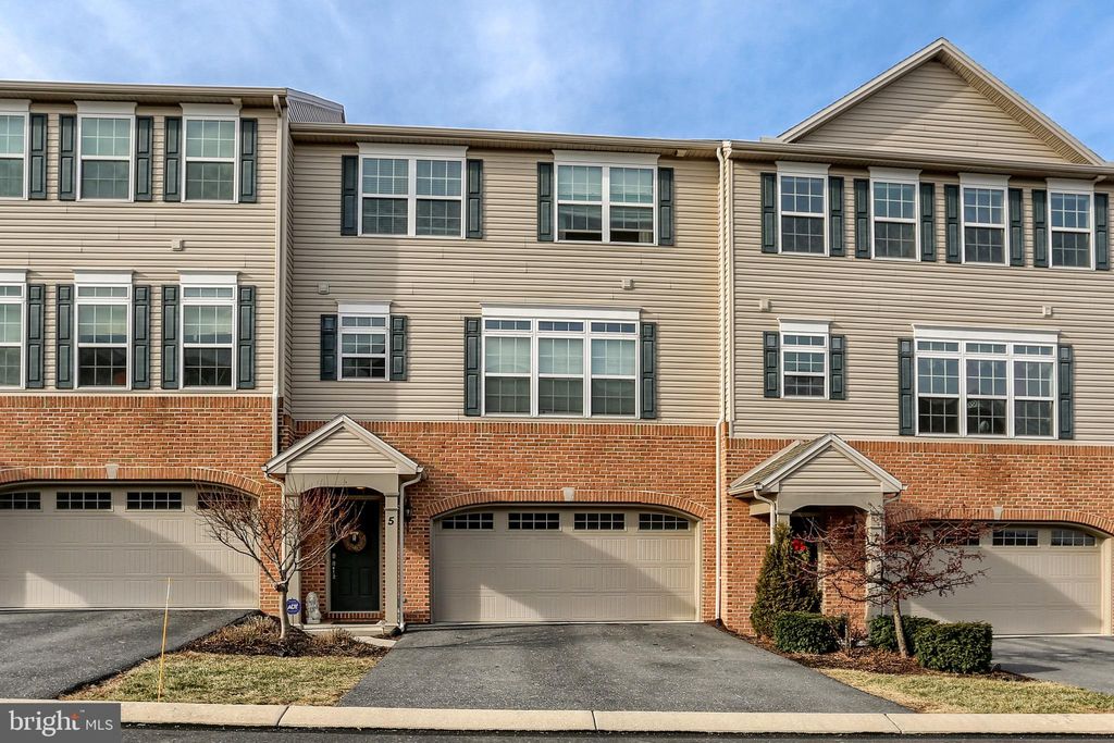 Photo of 5 Vista Circle, LEMOYNE, PA 17043 (MLS # PACB2050324)