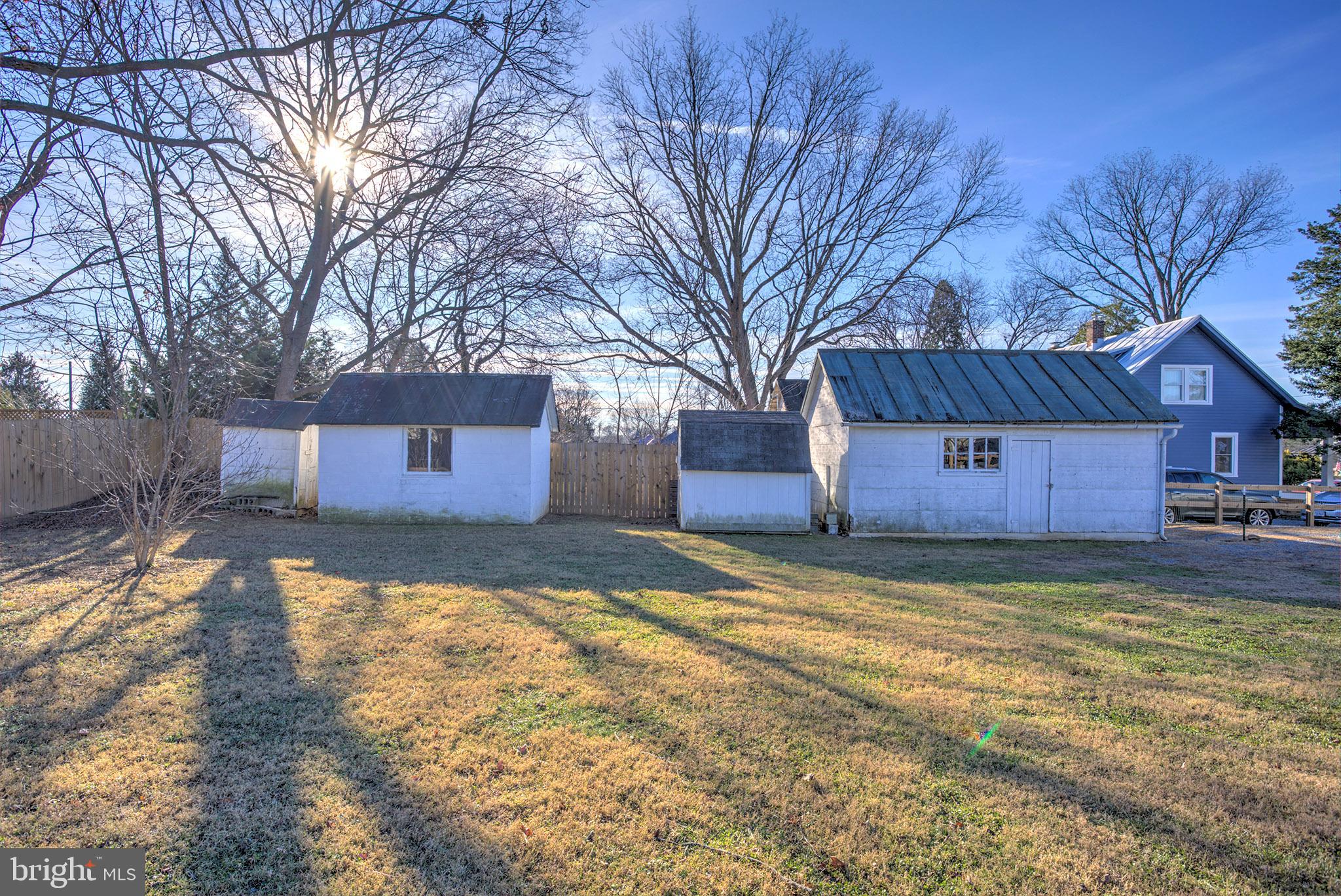 TOWN OF ROUND HILL - Residential