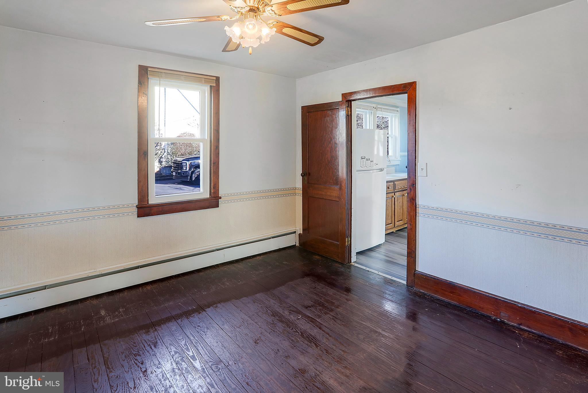 TOWN OF ROUND HILL - Residential