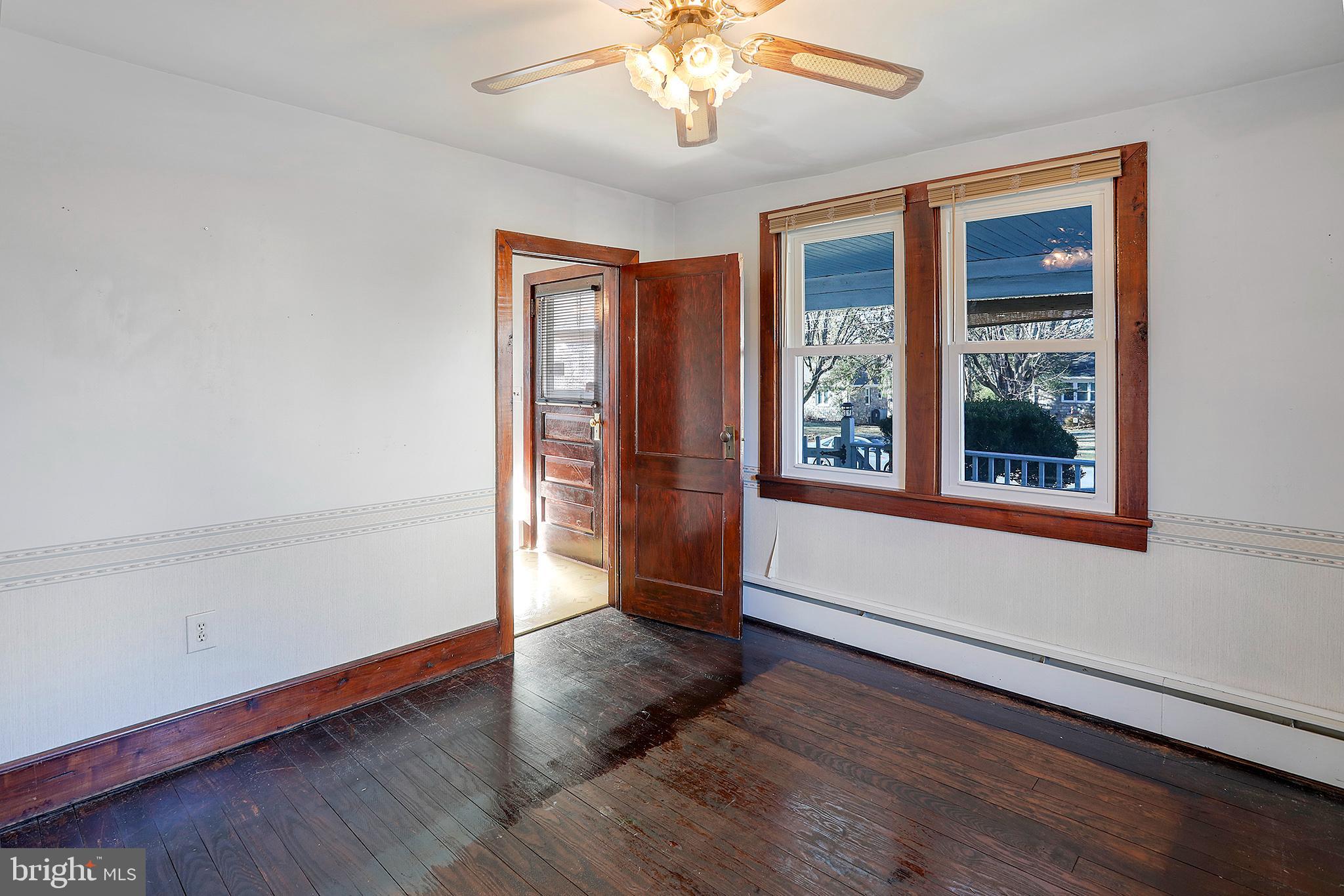 TOWN OF ROUND HILL - Residential