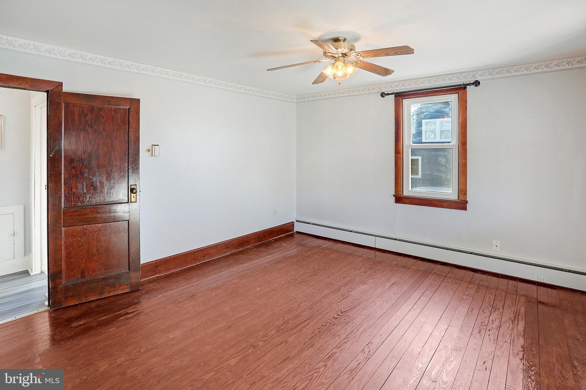 TOWN OF ROUND HILL - Residential