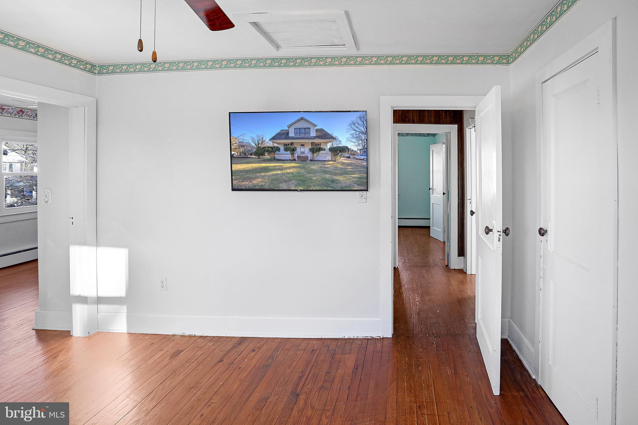 TOWN OF ROUND HILL - Residential