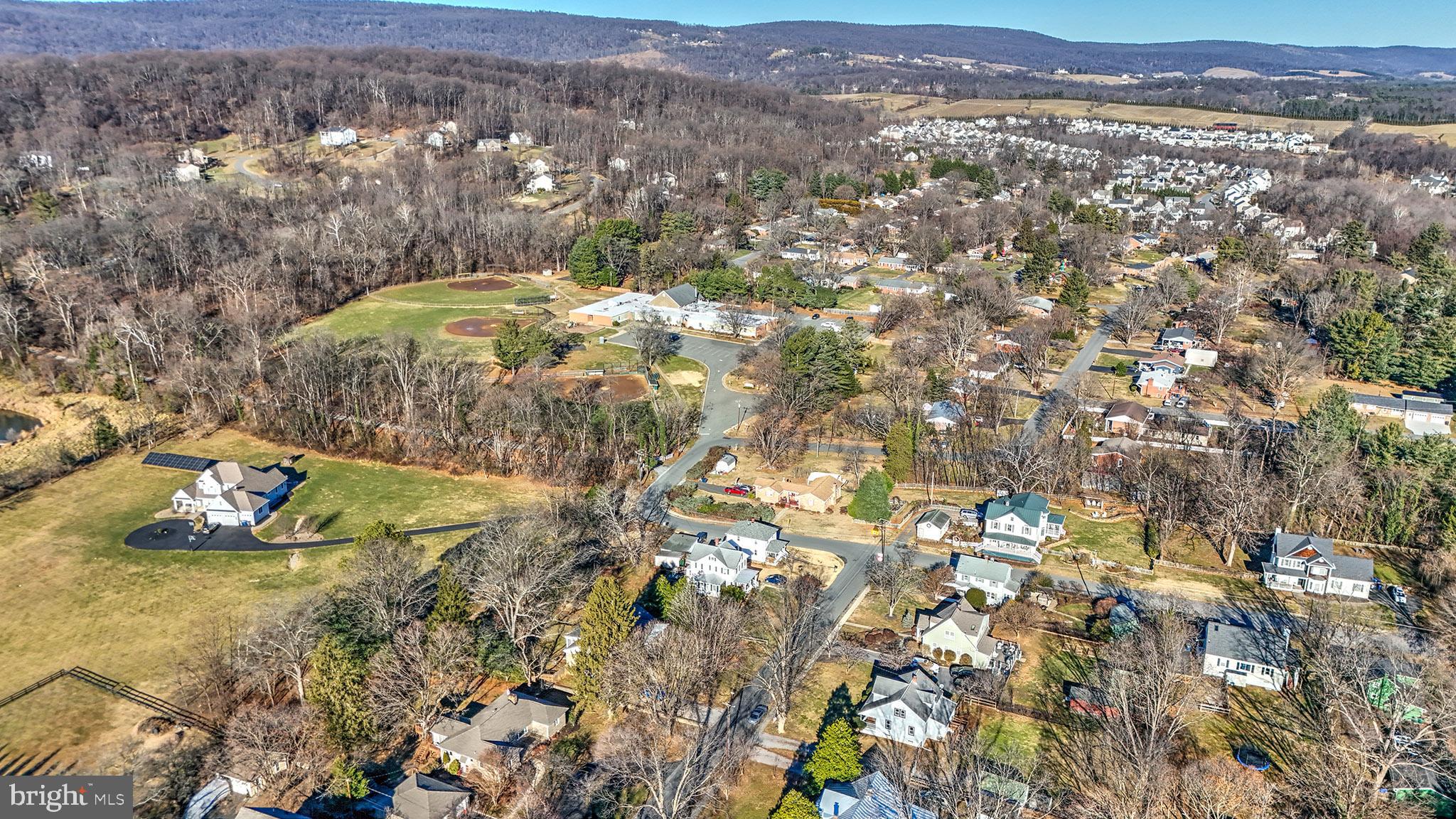 TOWN OF ROUND HILL - Residential