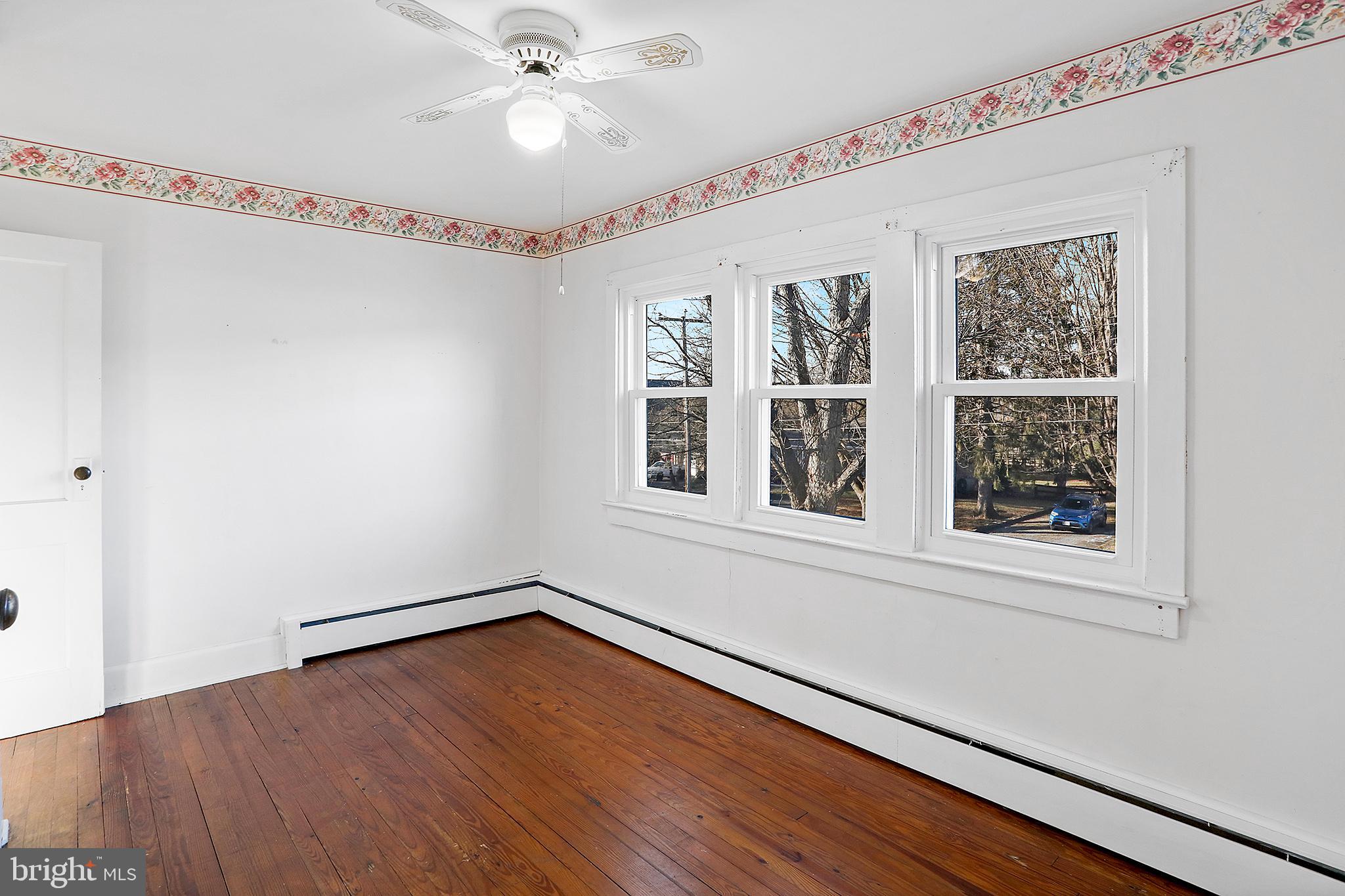 TOWN OF ROUND HILL - Residential