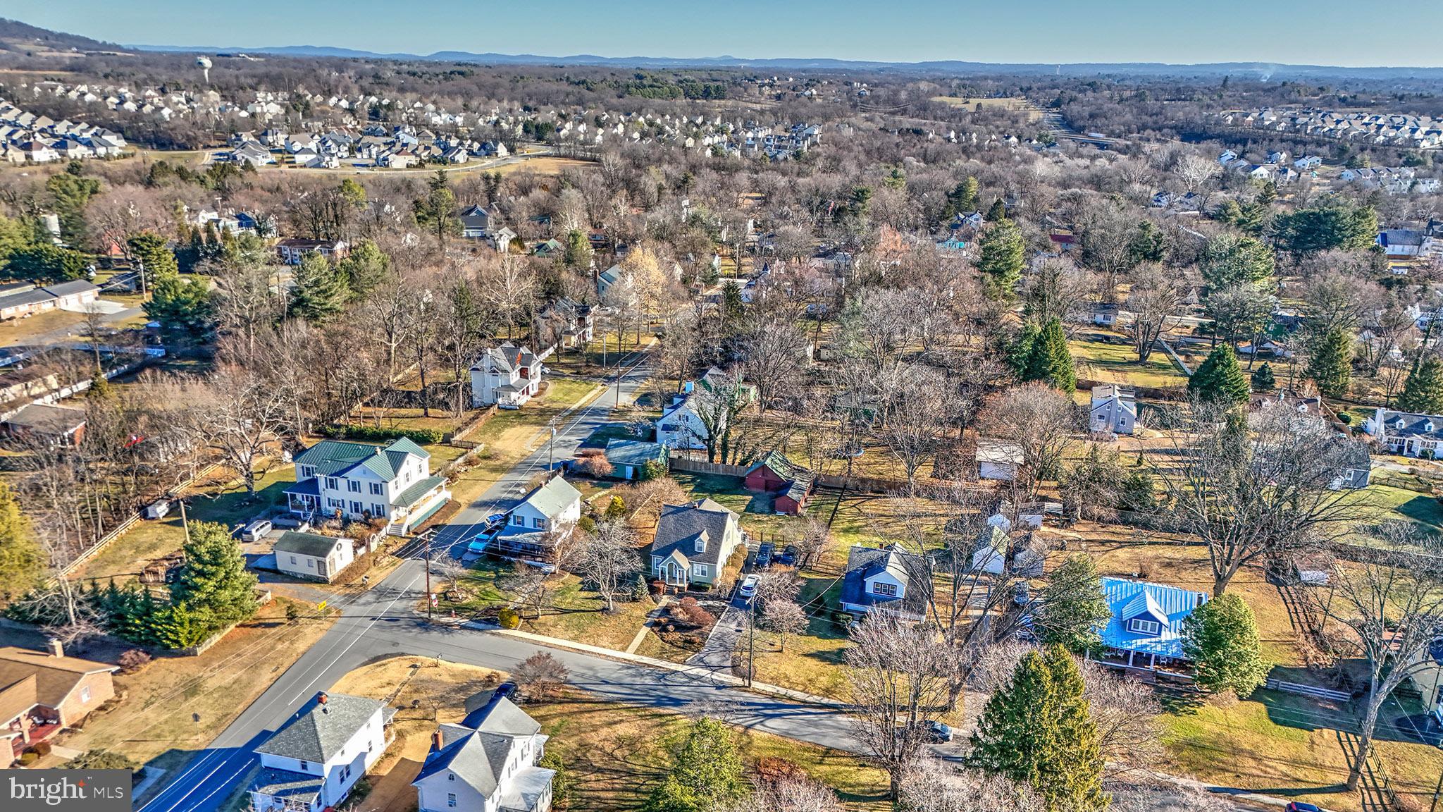 TOWN OF ROUND HILL - Residential