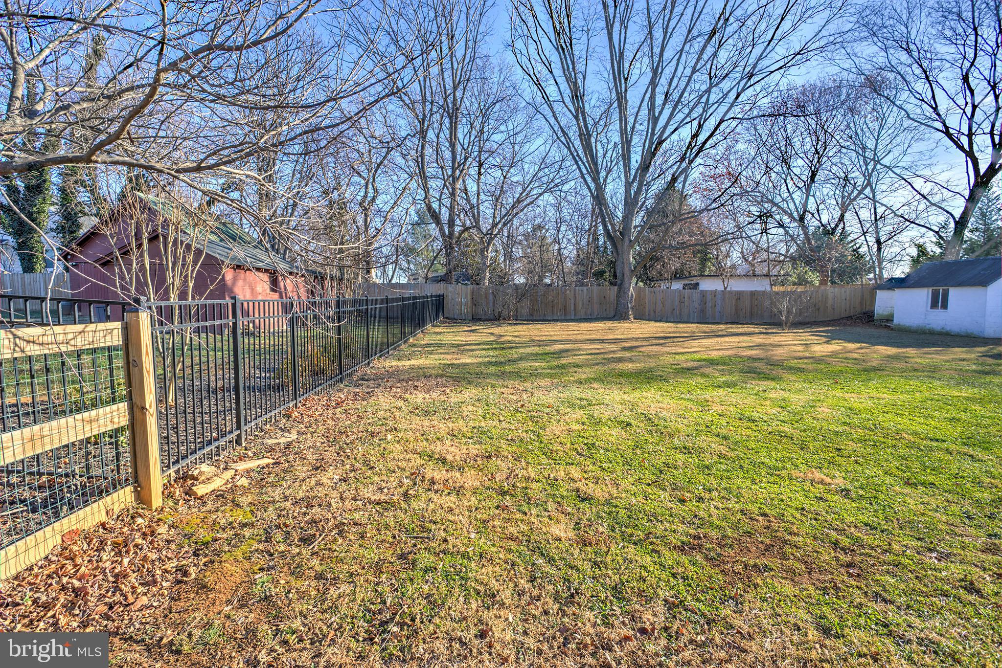 TOWN OF ROUND HILL - Residential