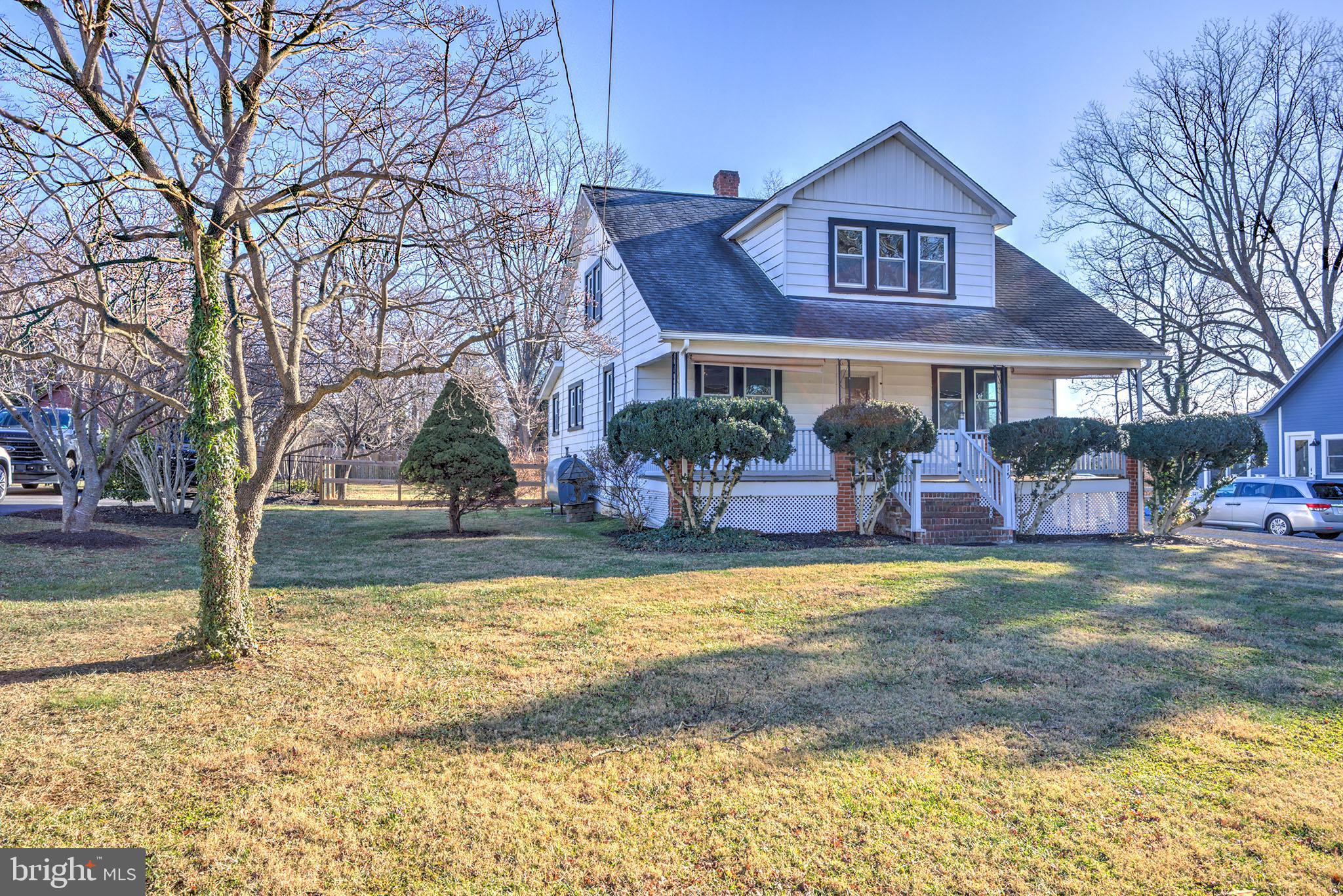 TOWN OF ROUND HILL - Residential