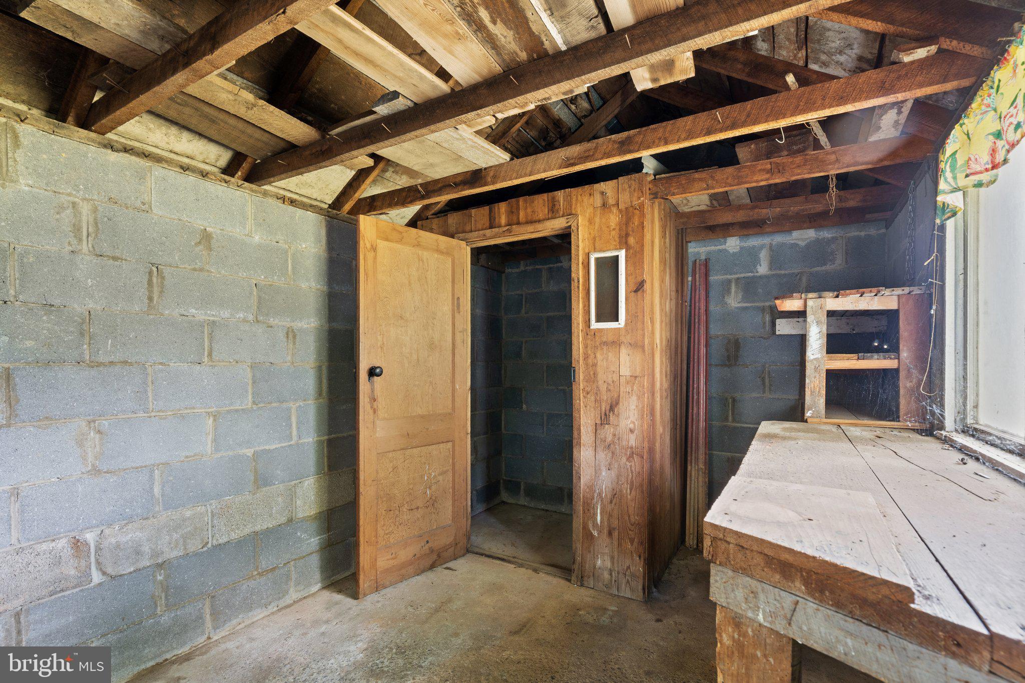 TOWN OF ROUND HILL - Residential