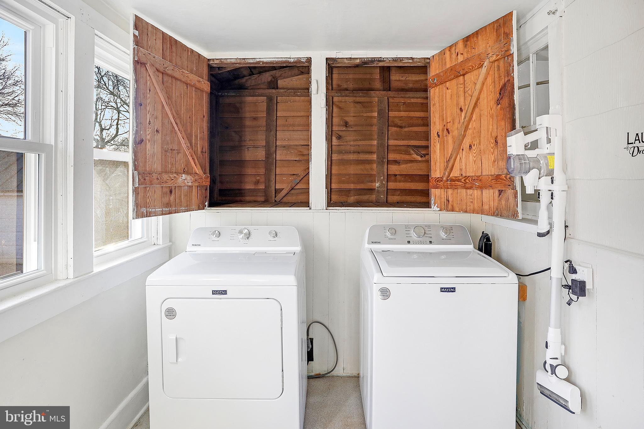 TOWN OF ROUND HILL - Residential