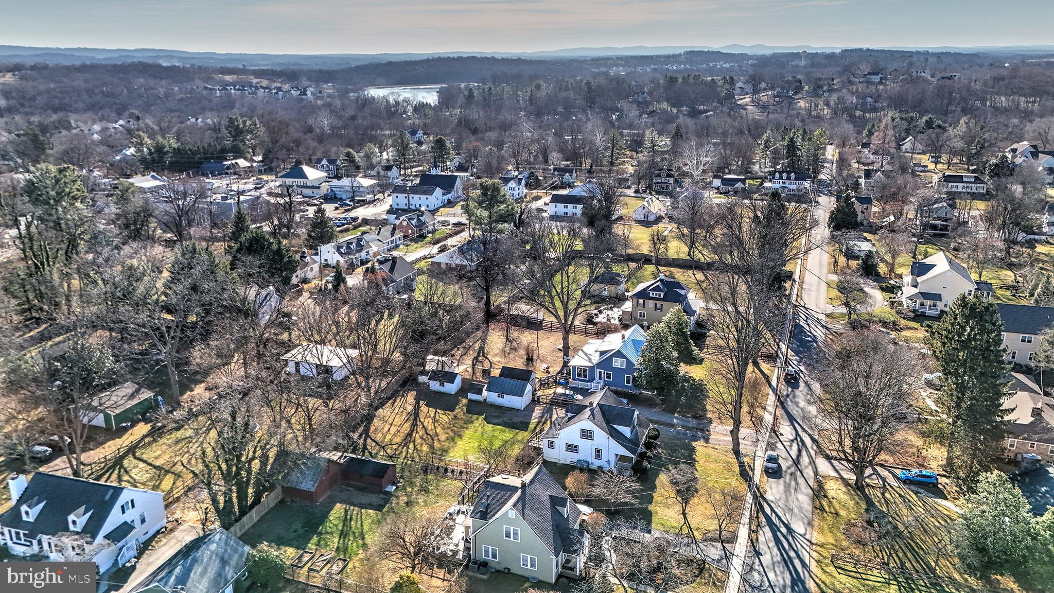 TOWN OF ROUND HILL - Residential