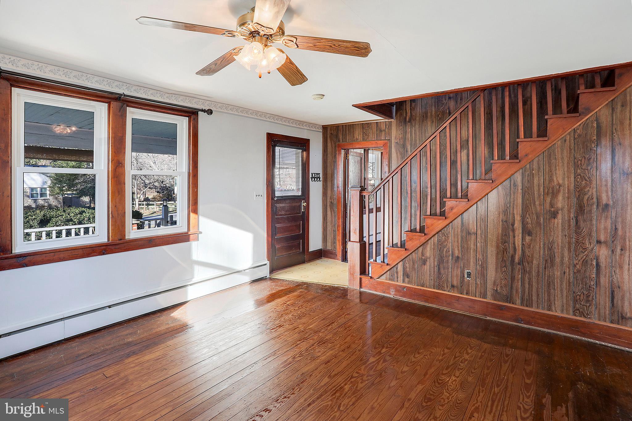 TOWN OF ROUND HILL - Residential