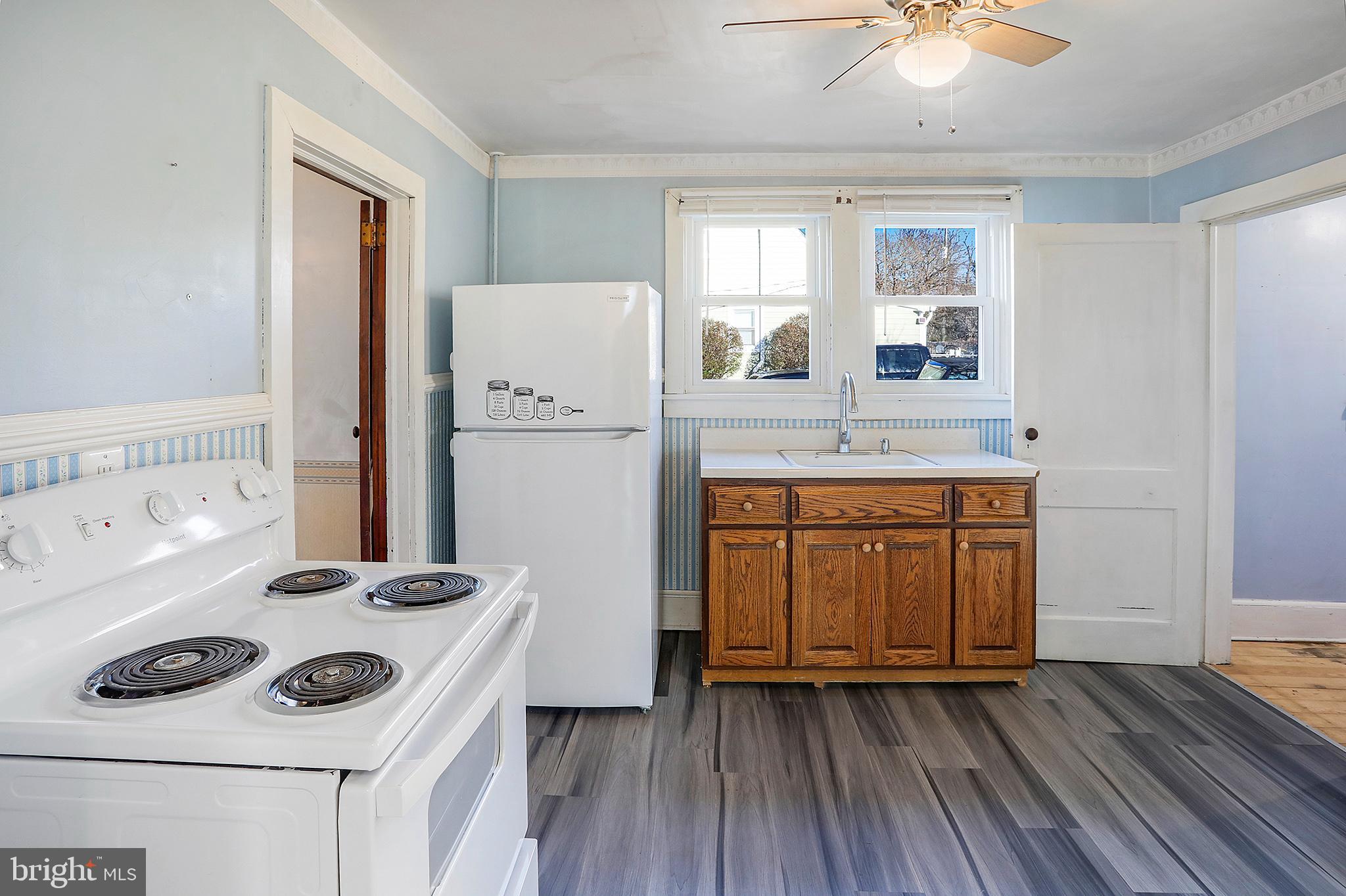 TOWN OF ROUND HILL - Residential