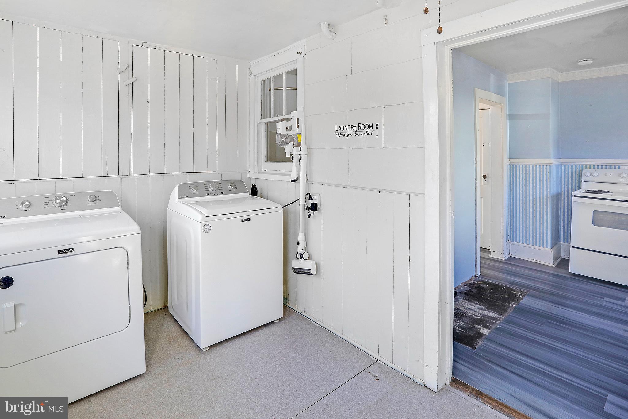 TOWN OF ROUND HILL - Residential