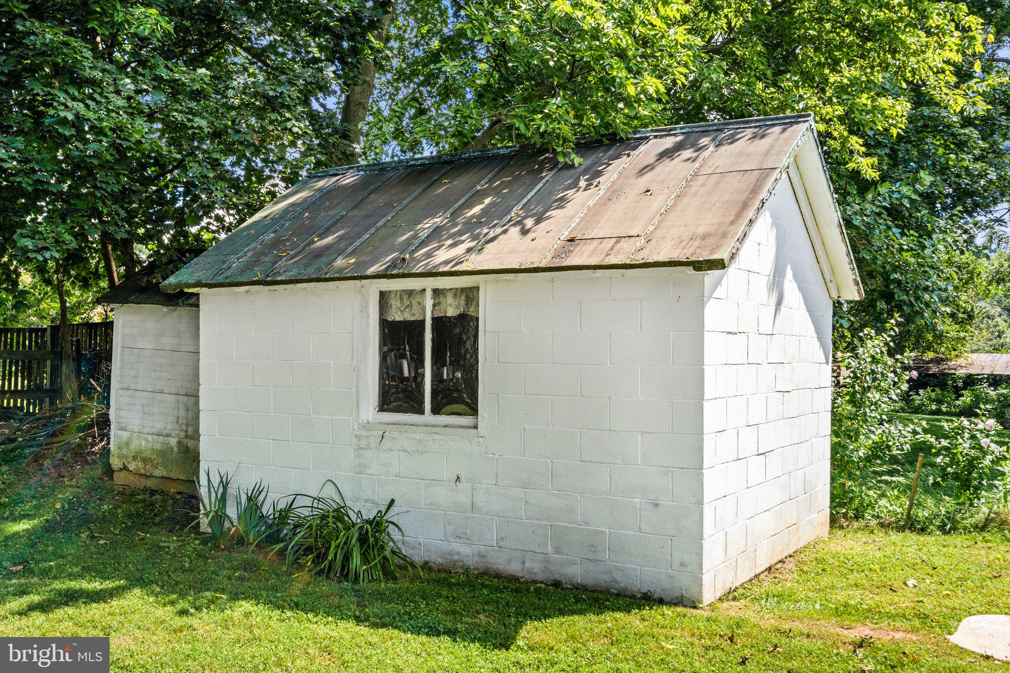 TOWN OF ROUND HILL - Residential