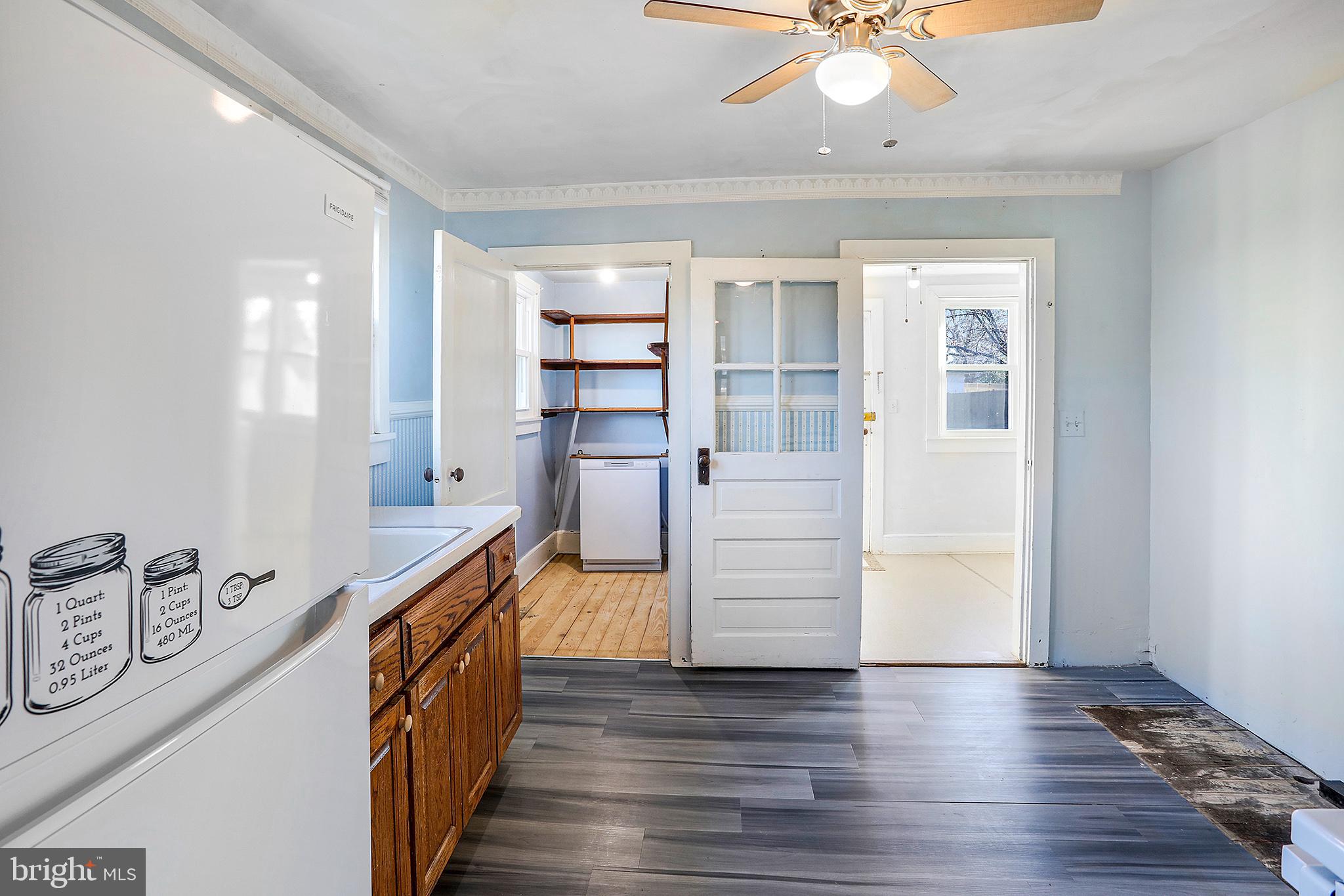 TOWN OF ROUND HILL - Residential