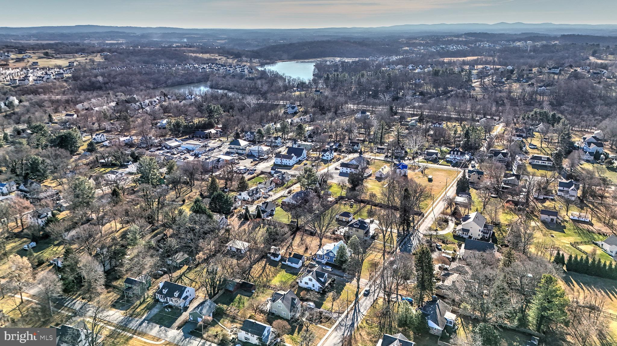 TOWN OF ROUND HILL - Residential