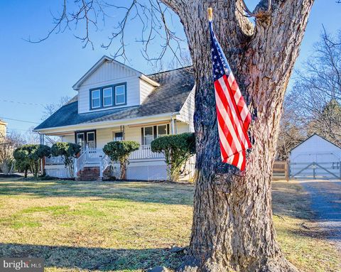 15 N LOCUST STREET ROUND HILL VA 20141