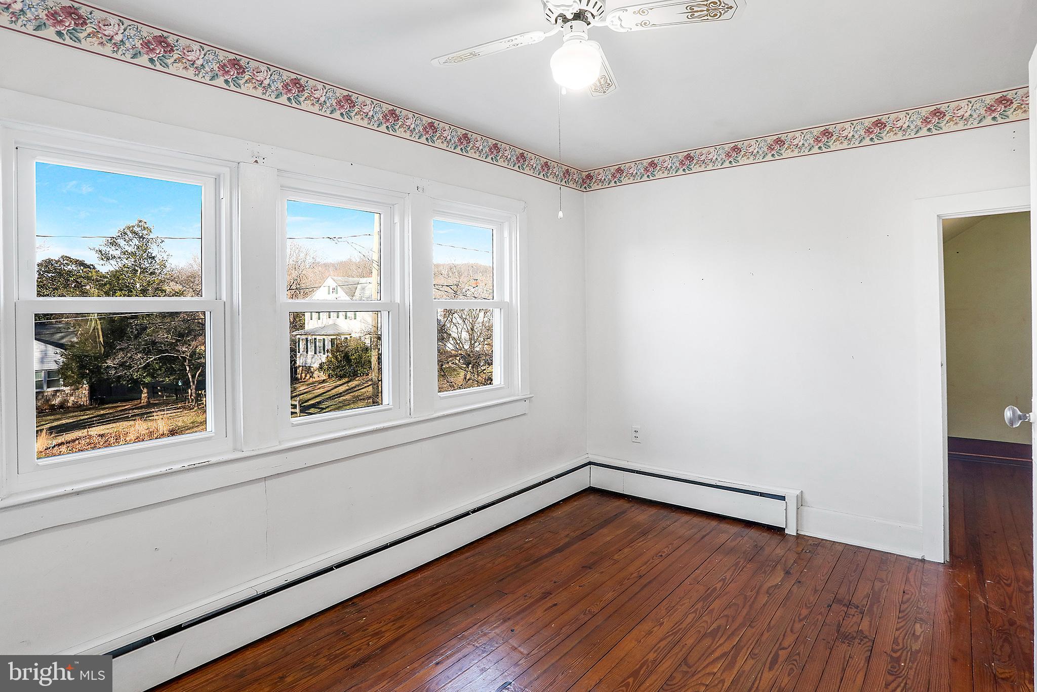 TOWN OF ROUND HILL - Residential